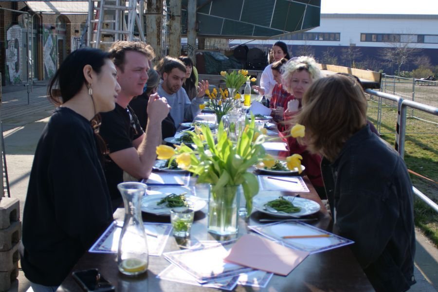 Around-the-Table-by-Zoya-Sardashti-c-Jack-Wingate-2022-1-3.jpg