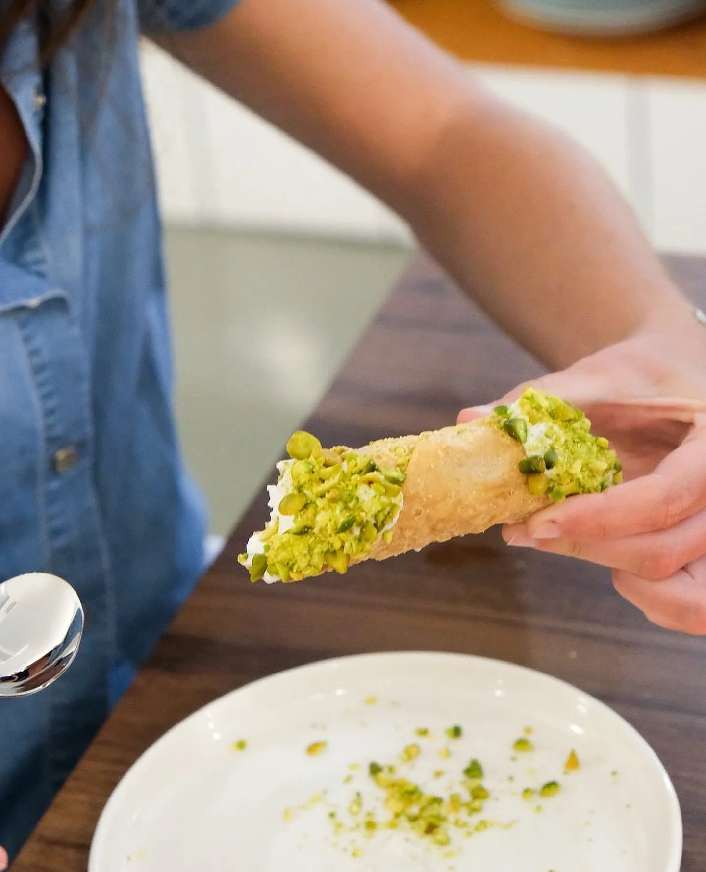 canoli • ricotta di bufala, pistachio
fri | sat | sun: 12pm - 12am