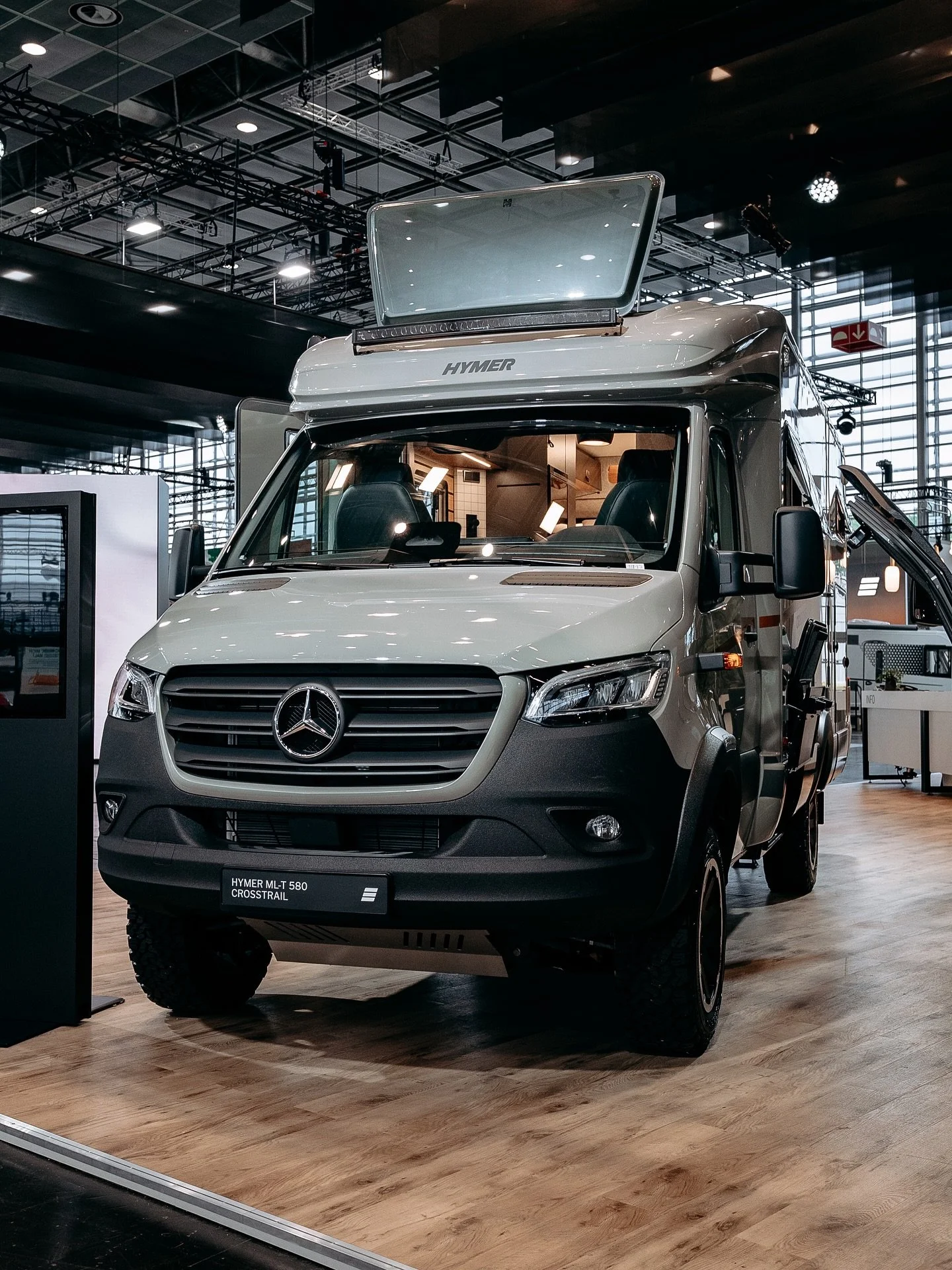 Caravan Salon 2025 🚐 

Wir haben bei @hymer die neuesten Modelle entdeckt und bereits spannende Eindr&uuml;cke f&uuml;r das Modelljahr 2026 gesammelt.

Freut euch auf viele Neuheiten und exklusive Einblicke in die kommenden Fahrzeuge &ndash; da komm