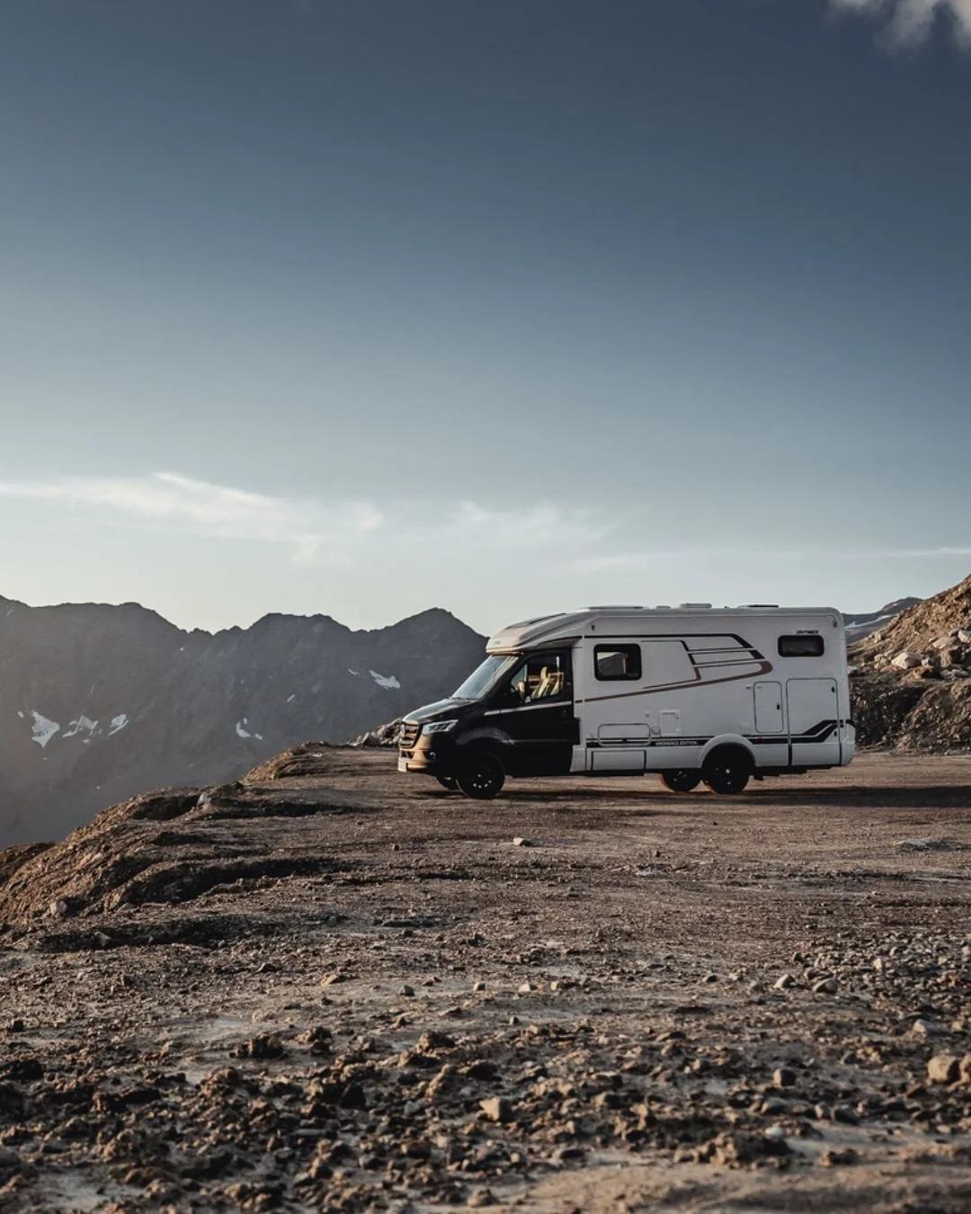 Erlebe grenzenlose Freiheit mit dem HYMER ML-T 570 Xperience &ndash; dein perfekter Begleiter in den Bergen! 🏔️☀️ 

Strahlend von der Sonne beschienen, zeigt sich unser ML-T 570 Xperience in seiner ganzen Pracht und bereit f&uuml;r jedes Abenteuer. 