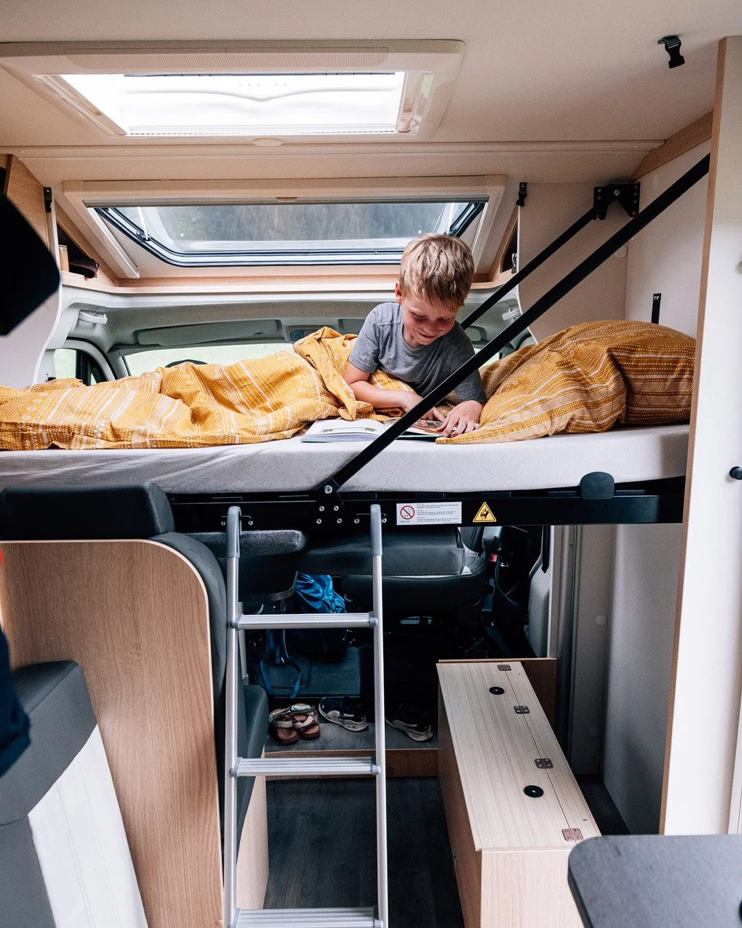 Der erste SUNLIGHT Van mit bis zu 4 Schlafpl&auml;tzen - der neue V67 S mit Easy -Fold-Bett. 🚐🔥

Ein zus&auml;tzlicher Schlafplatz (185 x 80 cm), der sich in Sekunden aufklappen l&auml;sst &ndash; und genauso schnell wieder verschwindet.

Damit wir