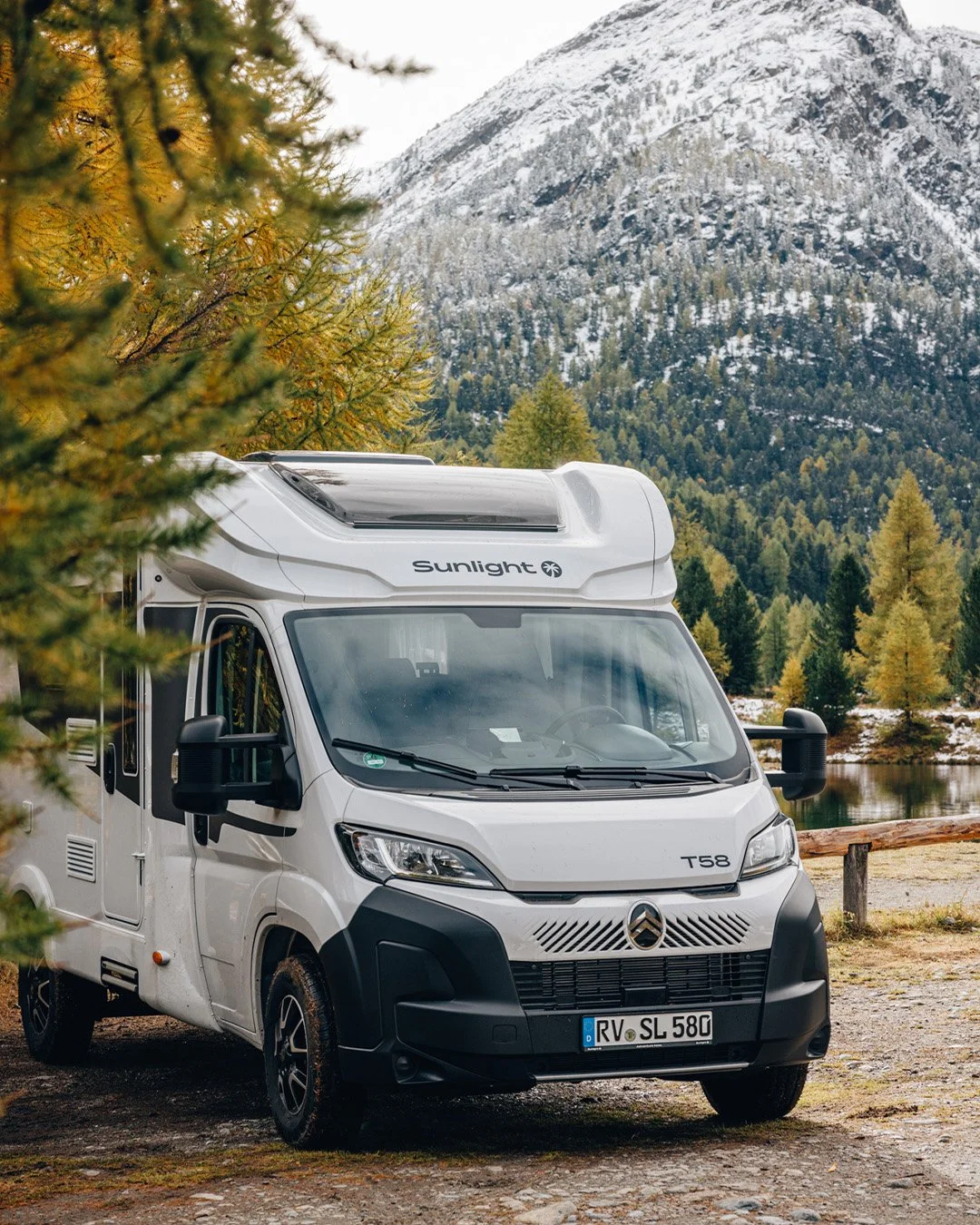 Der SUNLIGHT T58 - der kleinste Teilintegrierte in der SUNLIGHT-Flotte. ✨

Ein Raumwunder auf unter 6 Meter L&auml;nge und das sind die Highlights:

&ndash; Starker 140 PS Motor auf Citroen Chassis
&ndash; Franz&ouml;sisches Bett mit gro&szlig;z&uuml