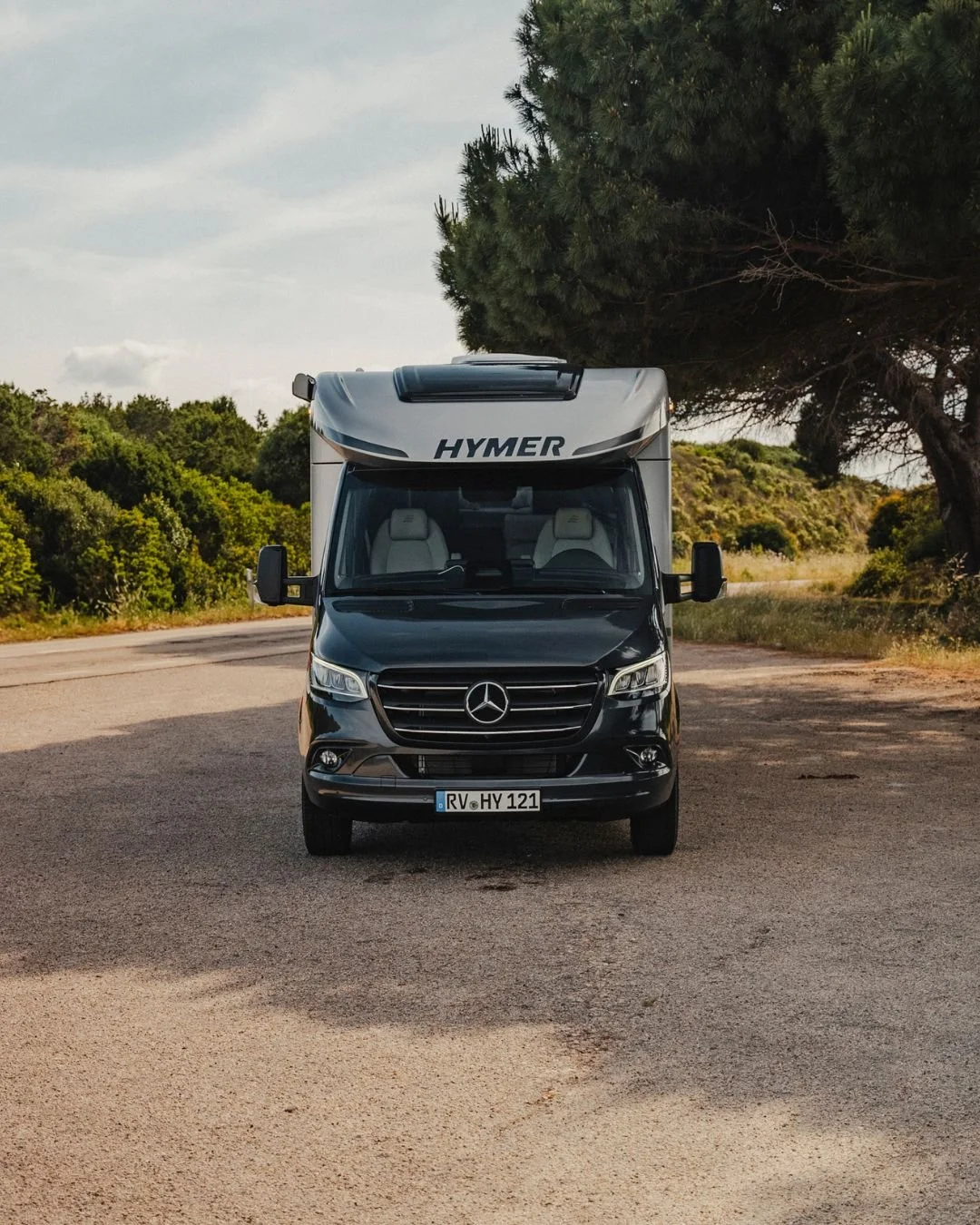 Unterwegs neu erleben 🚐

 Jede Fahrt wird zu einem Moment der Freiheit &ndash; die HYMER B-Klasse ModernComfort vereint modernes Design, Premium-Ausstattung und innovative Technik.

#hymer #hymerbmc #hymermoderncomfort #hymerreisemobil #hymerlifesty