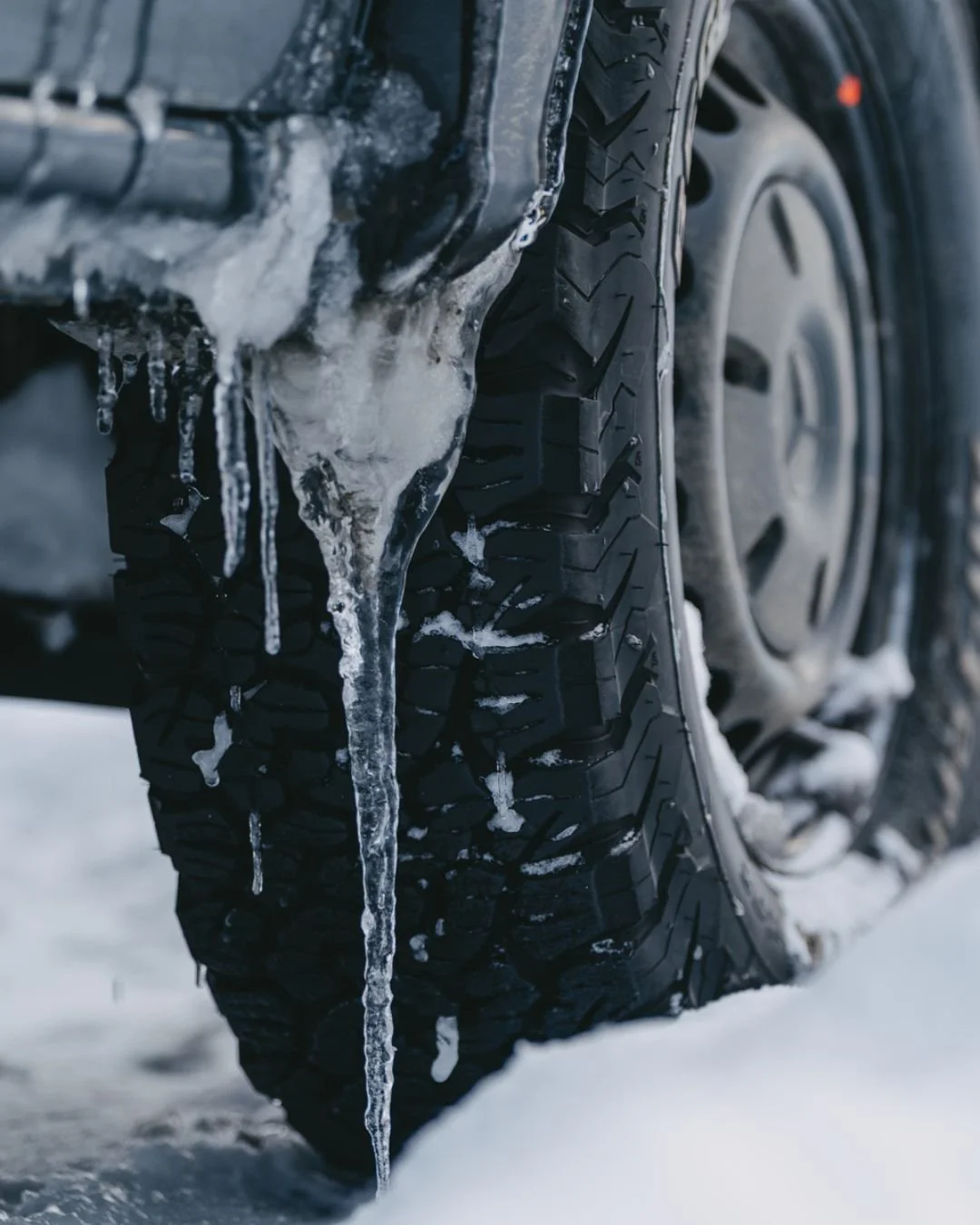 Bereit f&uuml;r den Winter? Erkunde die Welt in einem winterfesten HYMER Reisemobil! ❄️🚐 

Unsere HYMER Modelle sind perfekt darauf ausgelegt, dich auch bei eisigen Temperaturen komfortabel und sicher zu begleiten. Mit hochwertiger Isolierung und du