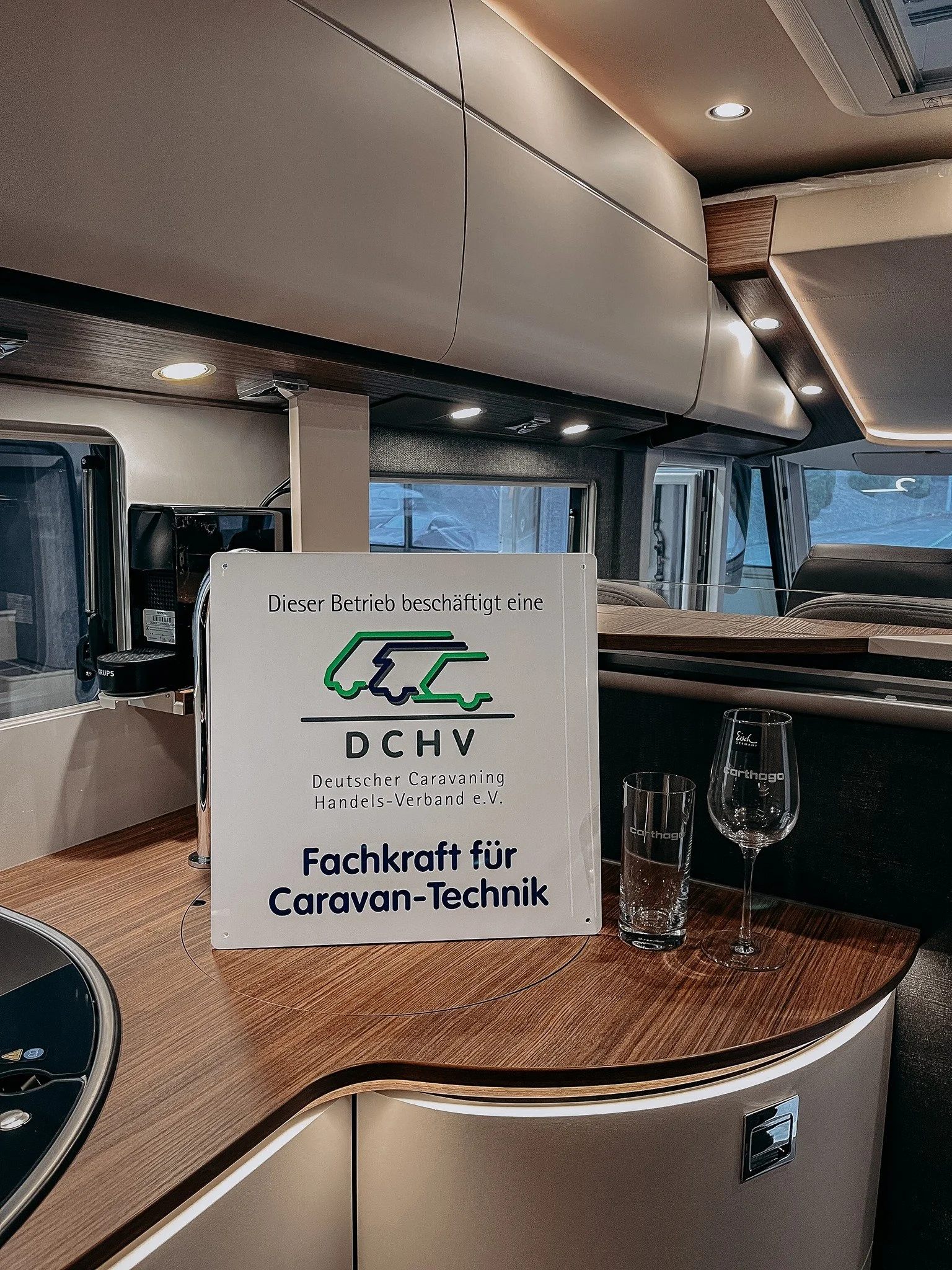 Qualit&auml;t, die man sieht. Kompetenz, die man f&uuml;hlt.

Als zertifizierter Betrieb des DCHV &ndash; Deutscher Caravaning Handels-Verband e.V. stehen wir f&uuml;r echte Fachkraft f&uuml;r Caravan-Technik 😎

Ob Ausbau, Service oder Detailarbeit: