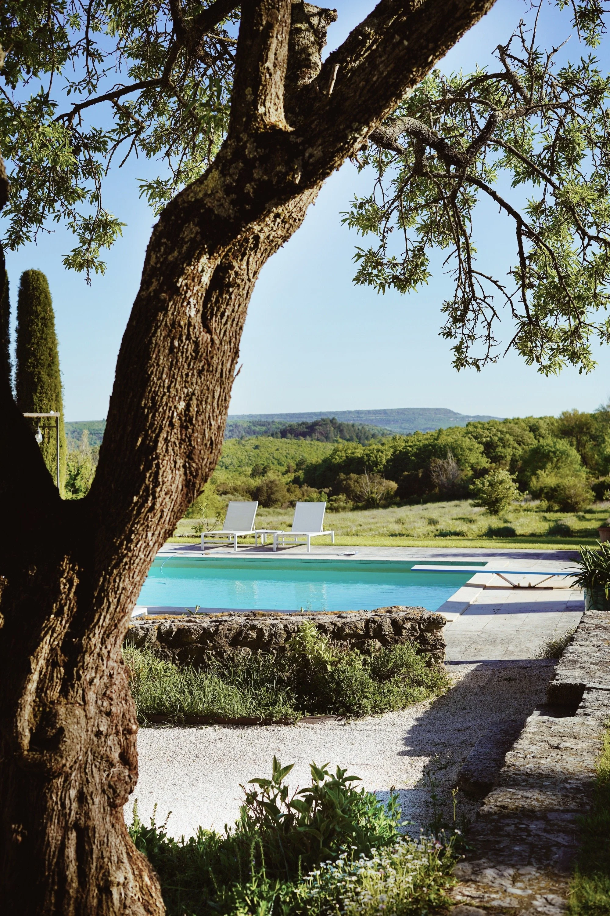 Piscine du domaine pour la retraite Pilates Spring Attitude 2026 en Provence.