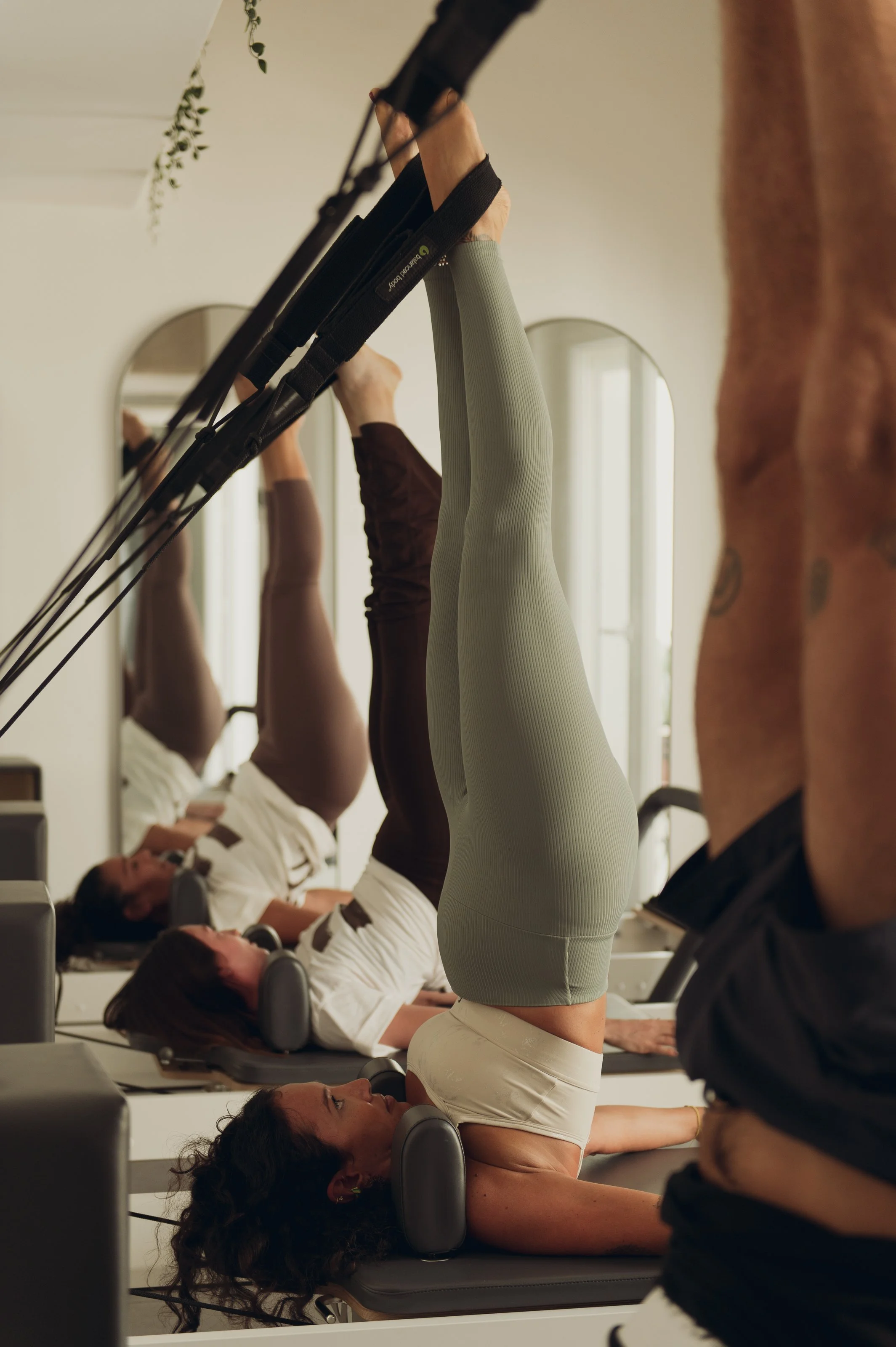 Pilates Reformer sur machine, cours à Marseille dans notre studio de Pilates.
