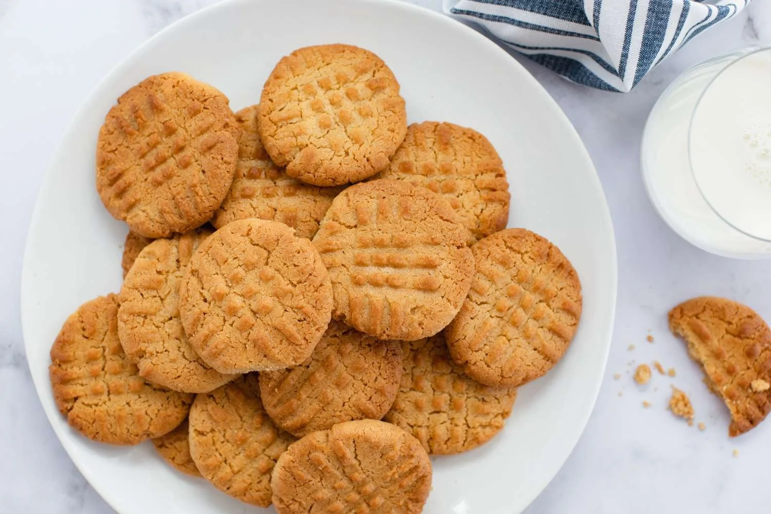 Peanut Butter Cookies - 6 Cookies