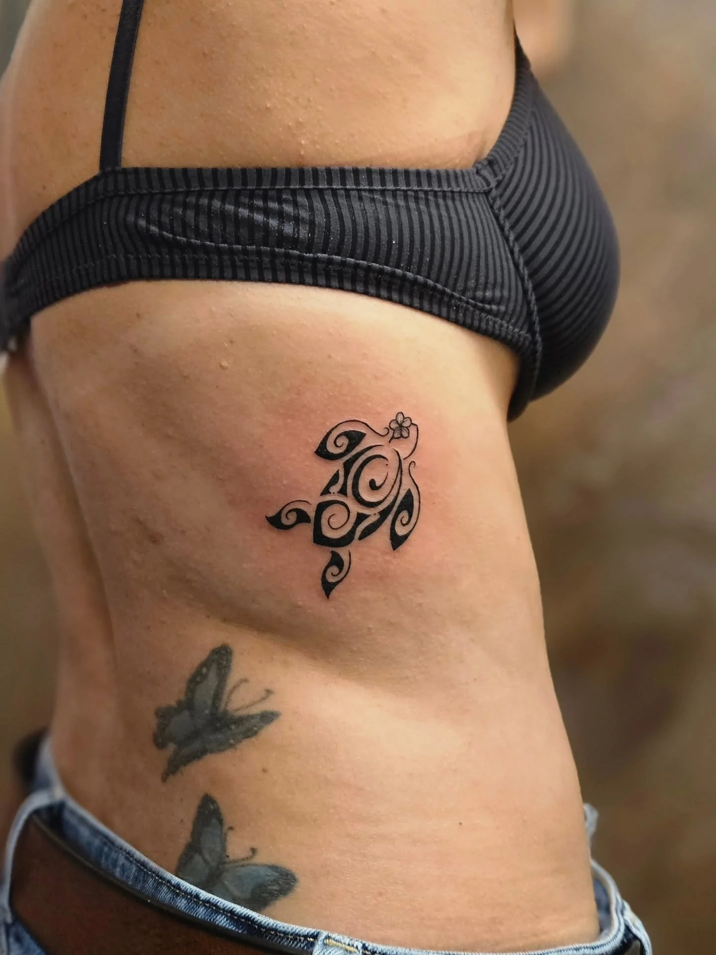 Mother-Daughter Tattoos for Karin and Chiara✨️
Thank you both for your trust🫶🏼
#motherdaughtertattoo#motheranddaughter#turtletattoo#familytattoo#lettering#inked#tattoozürich#tattoolove#tattooed#inkaddict#tattooschweiz#tattooinspiration#tattoo