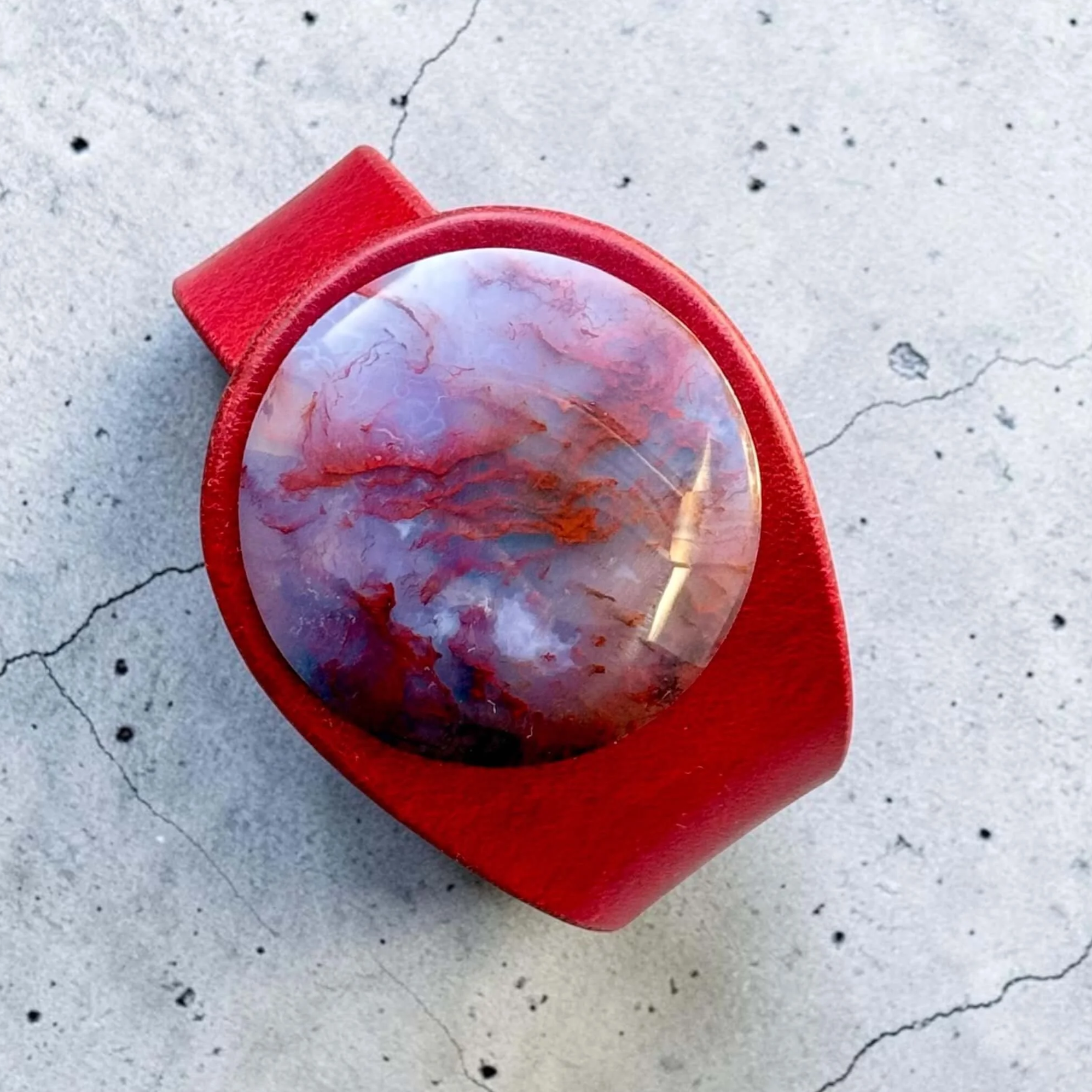 red-moss-agate-leather-bracelet-from-above-freak-like-me.png