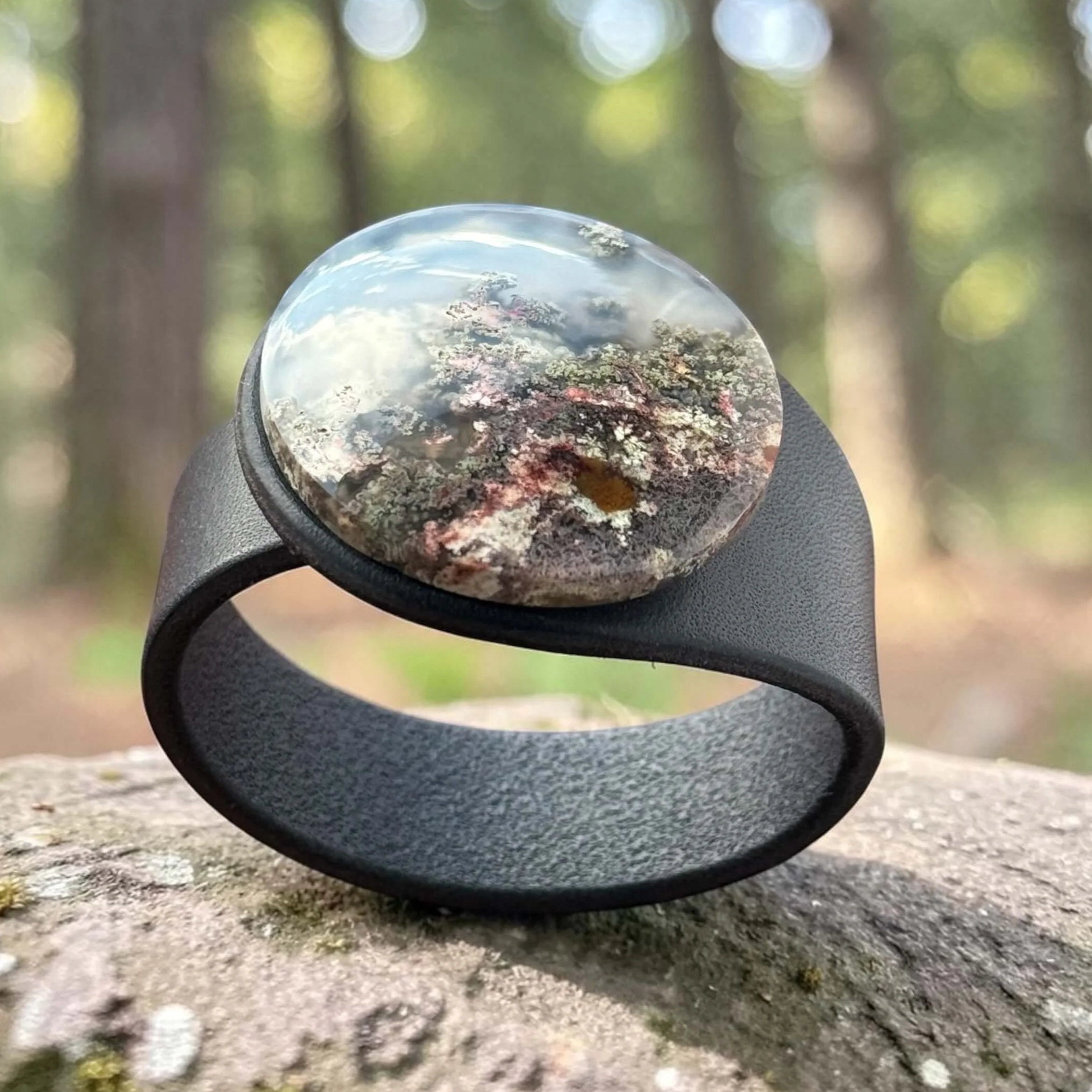 natural-scenic-moss-agate-black-leather-bracelet-front.png