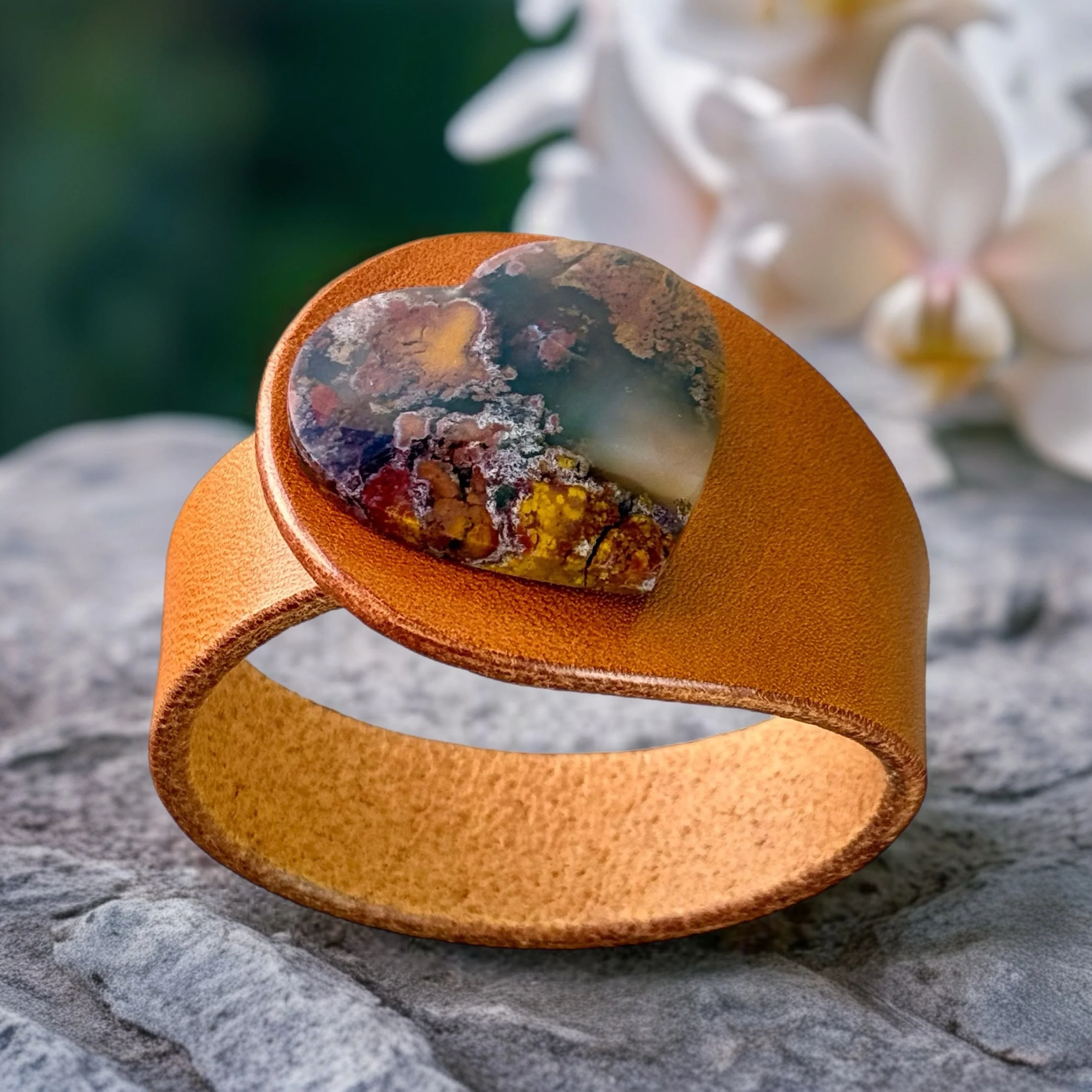 Natural Heart-Shaped Scenic Moss Agate Leather Bracelet