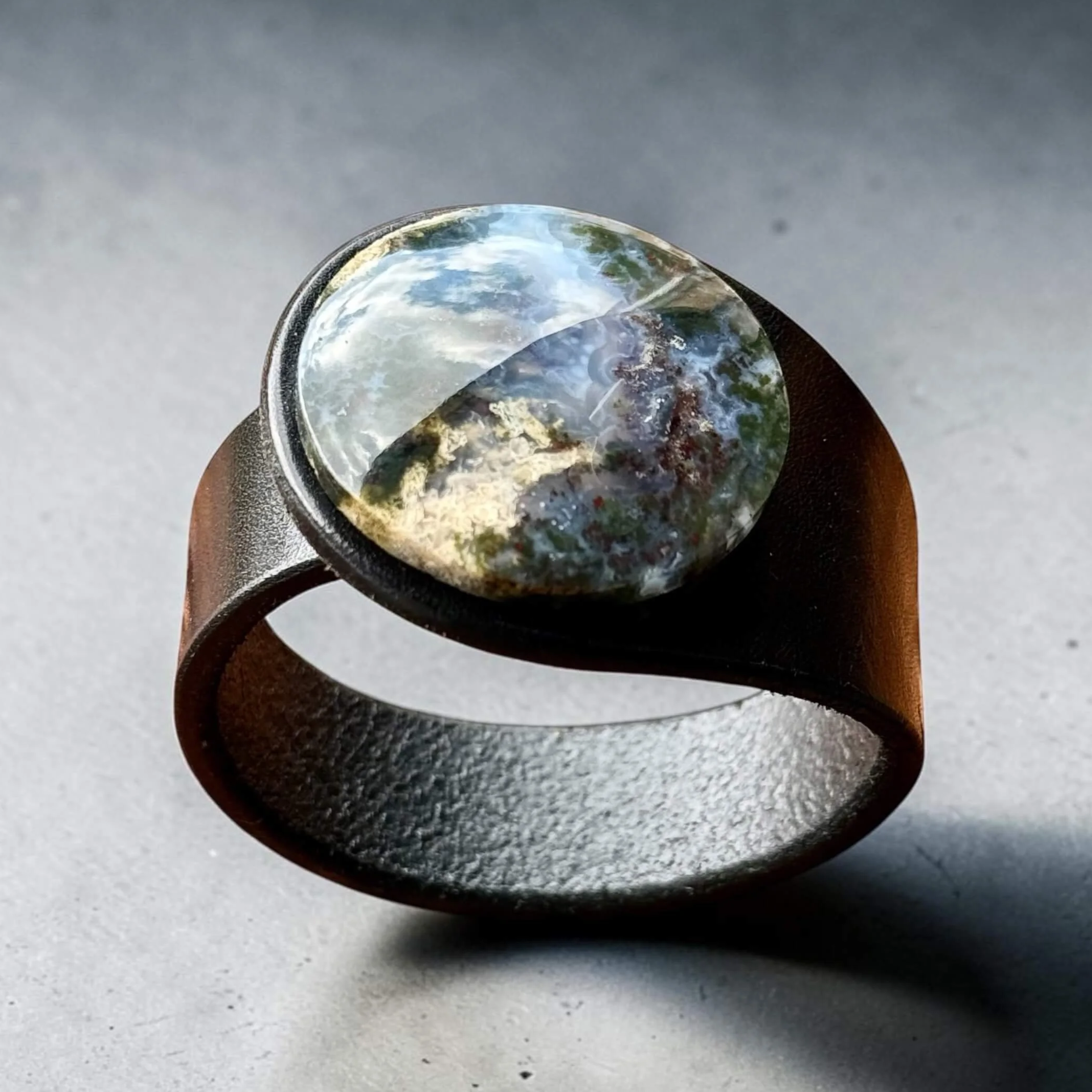 Scenic-moss-agate-brown-leather-bracelet.png