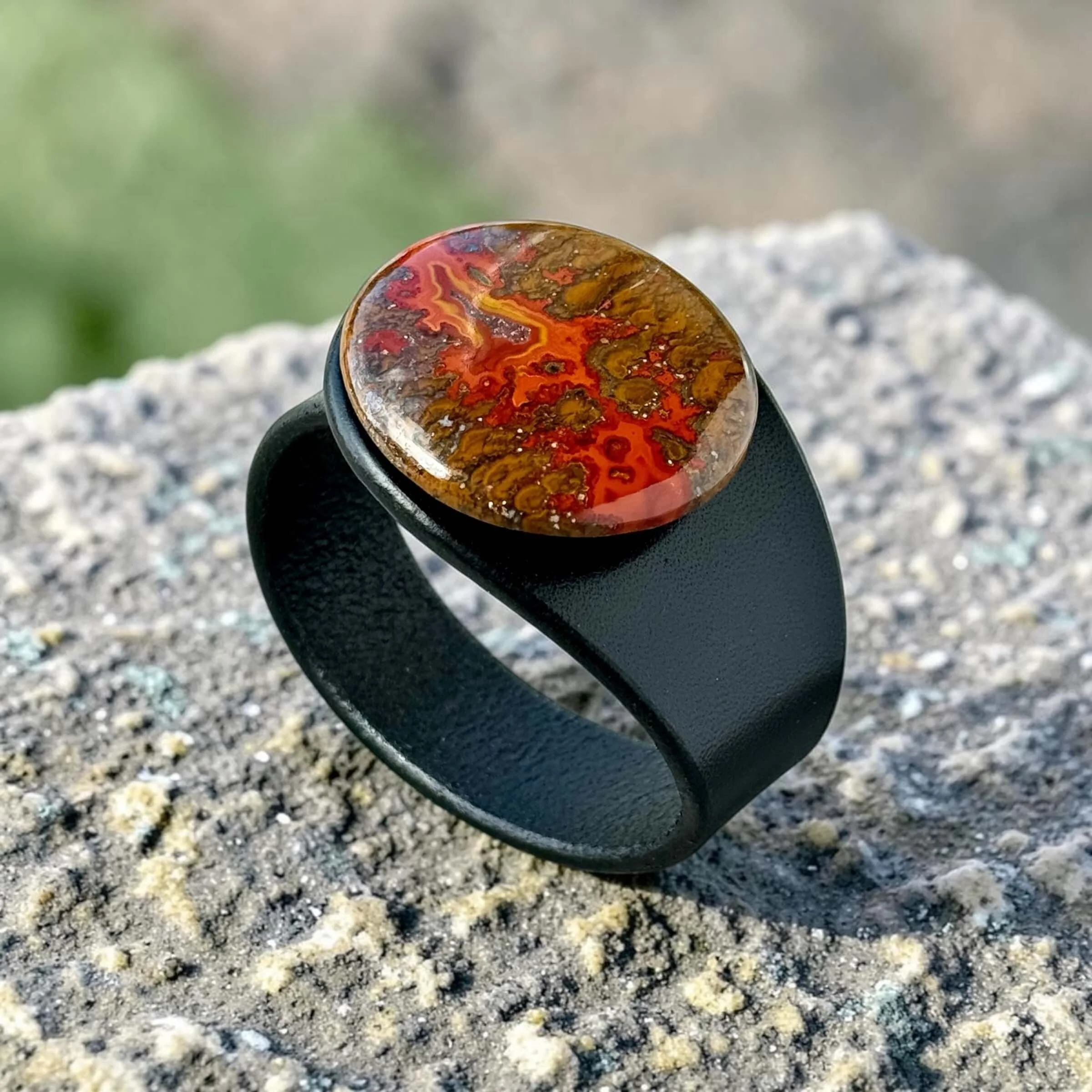 seam-agate-leather-bracelet-profile.JPG