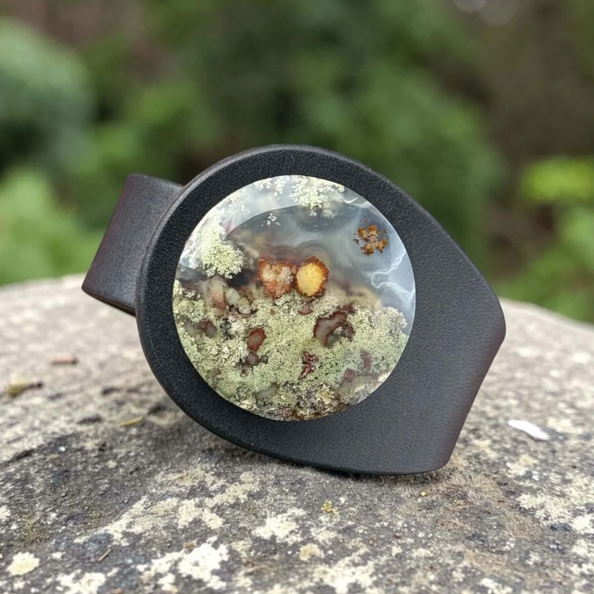 natural-scenic-moss-agate-blue-leather-bracelet-front.png