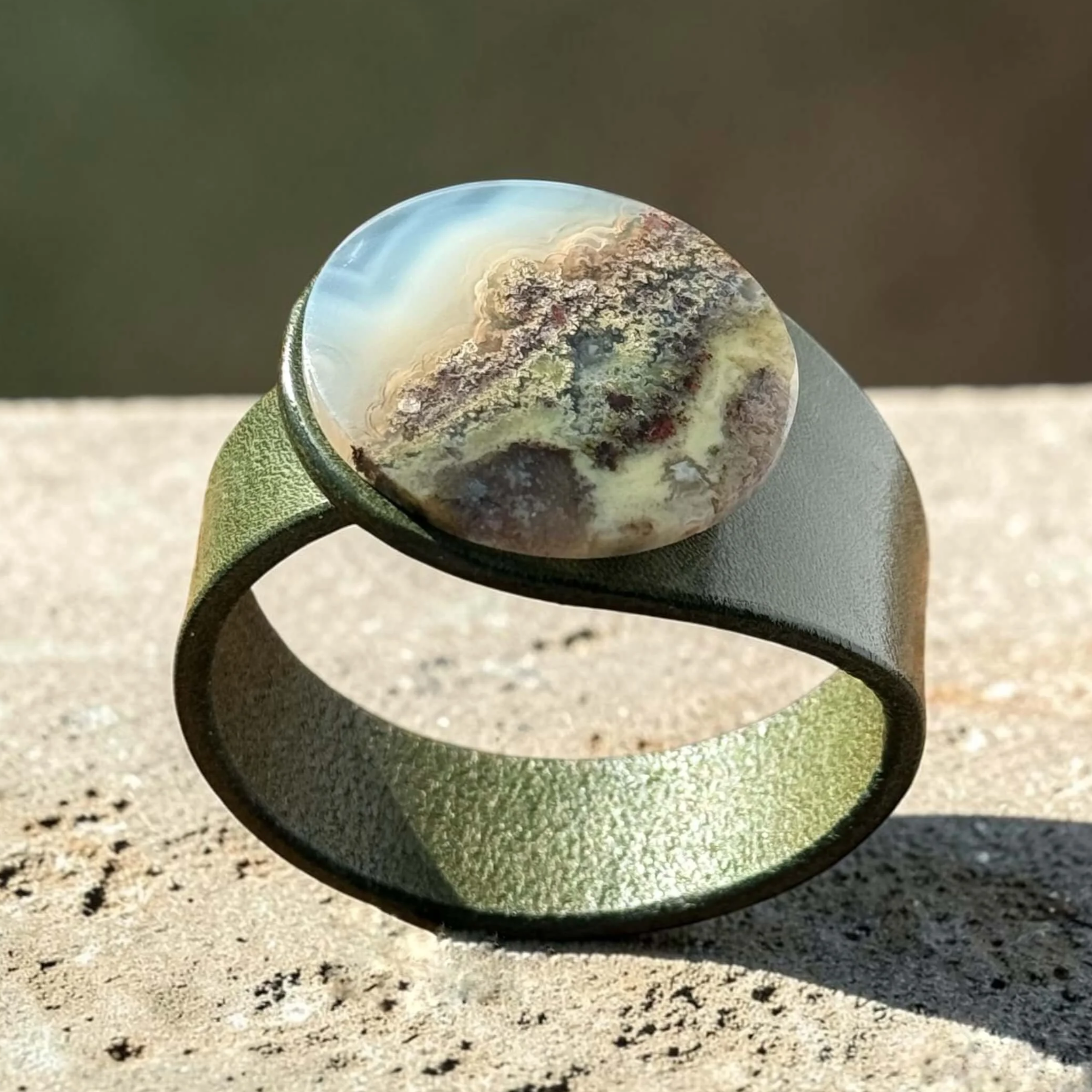 natural-scenic-moss-agate-green-leather-bracelet.png