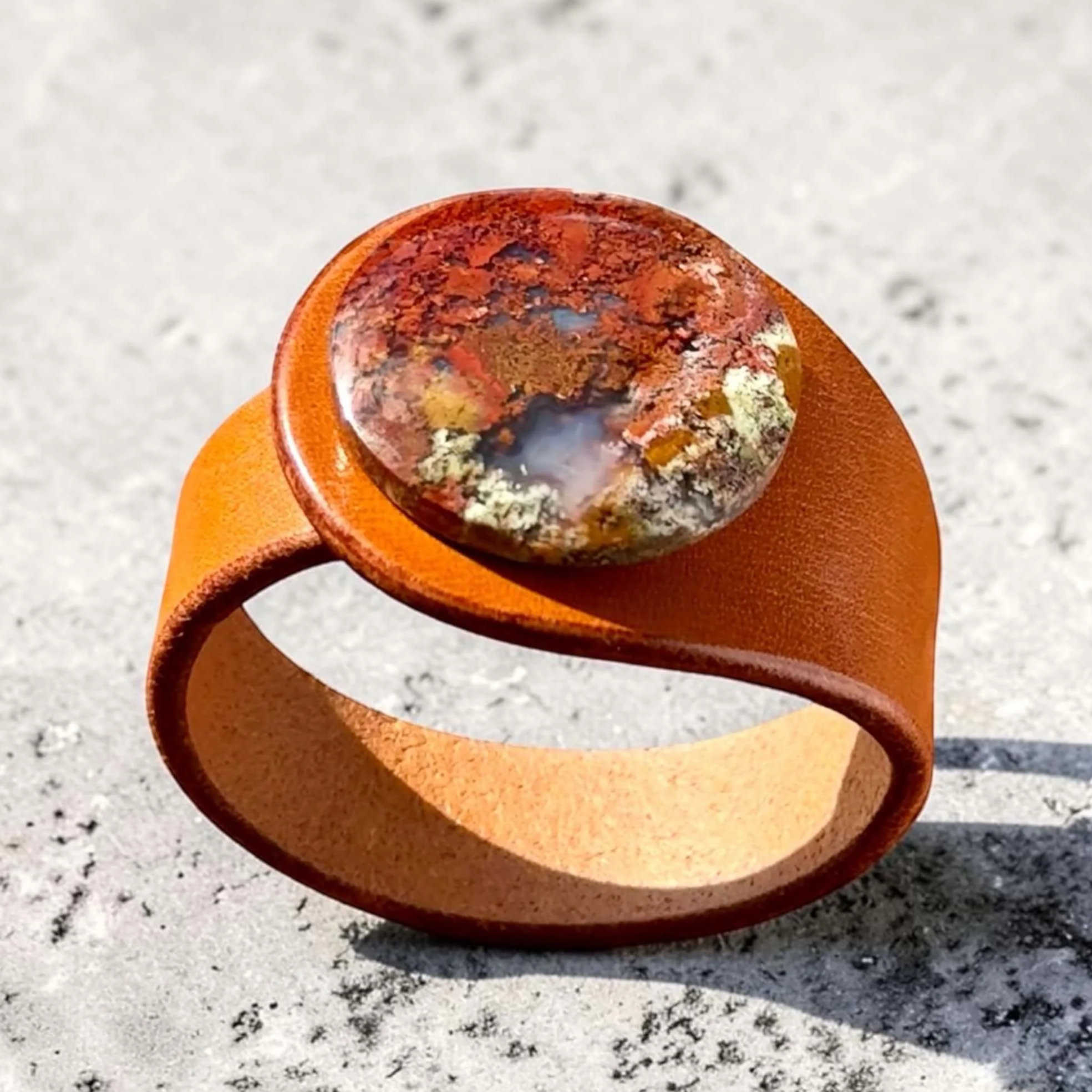 natural-scenic-moss-agate-light-brown-leather-bracelet-front.png