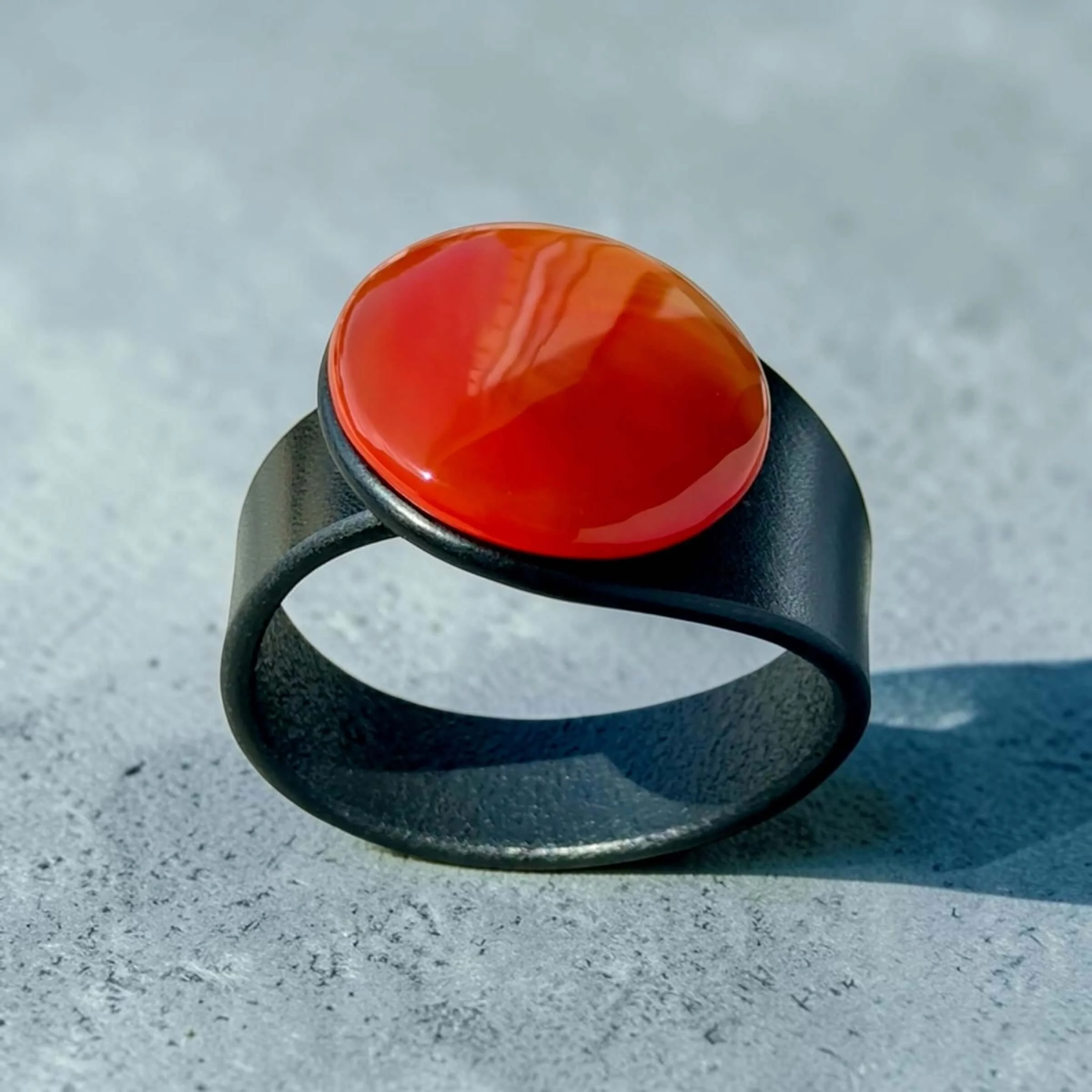 Natural-orange-carnelian-and-leather-bracelet.JPG