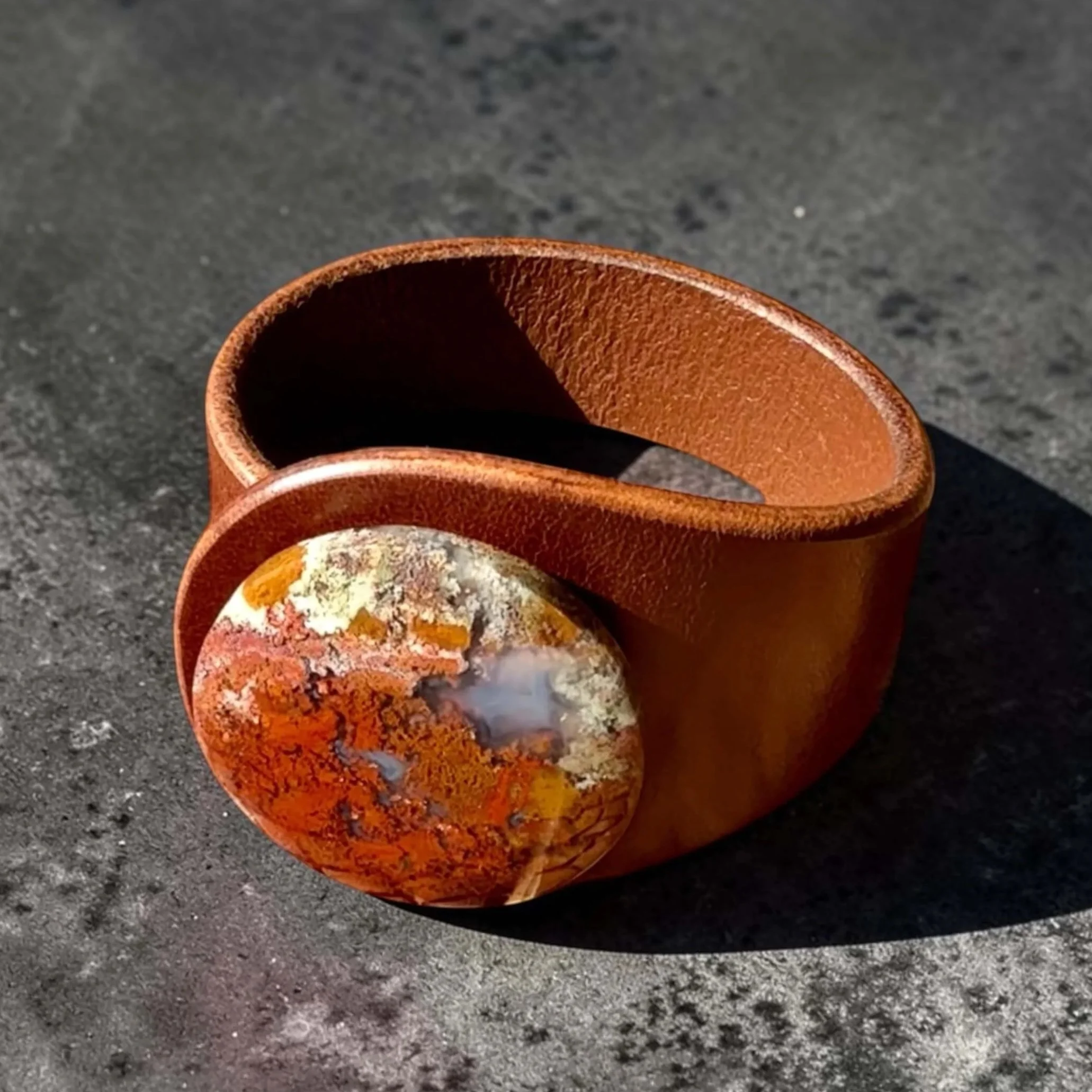 natural-scenic-moss-agate-leather-bracelet-from-side.jpg