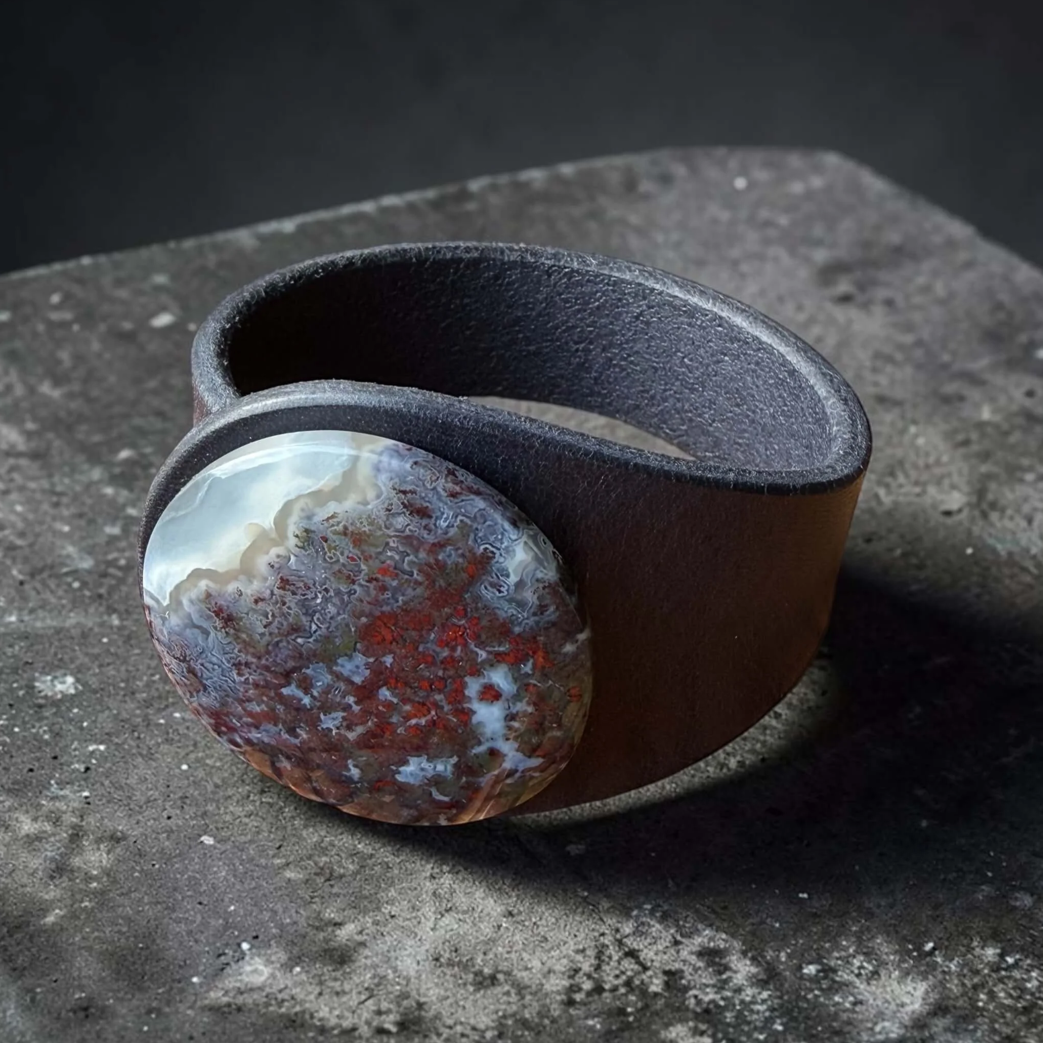 scenic-moss-agate-black-leather-bracelet-side.png