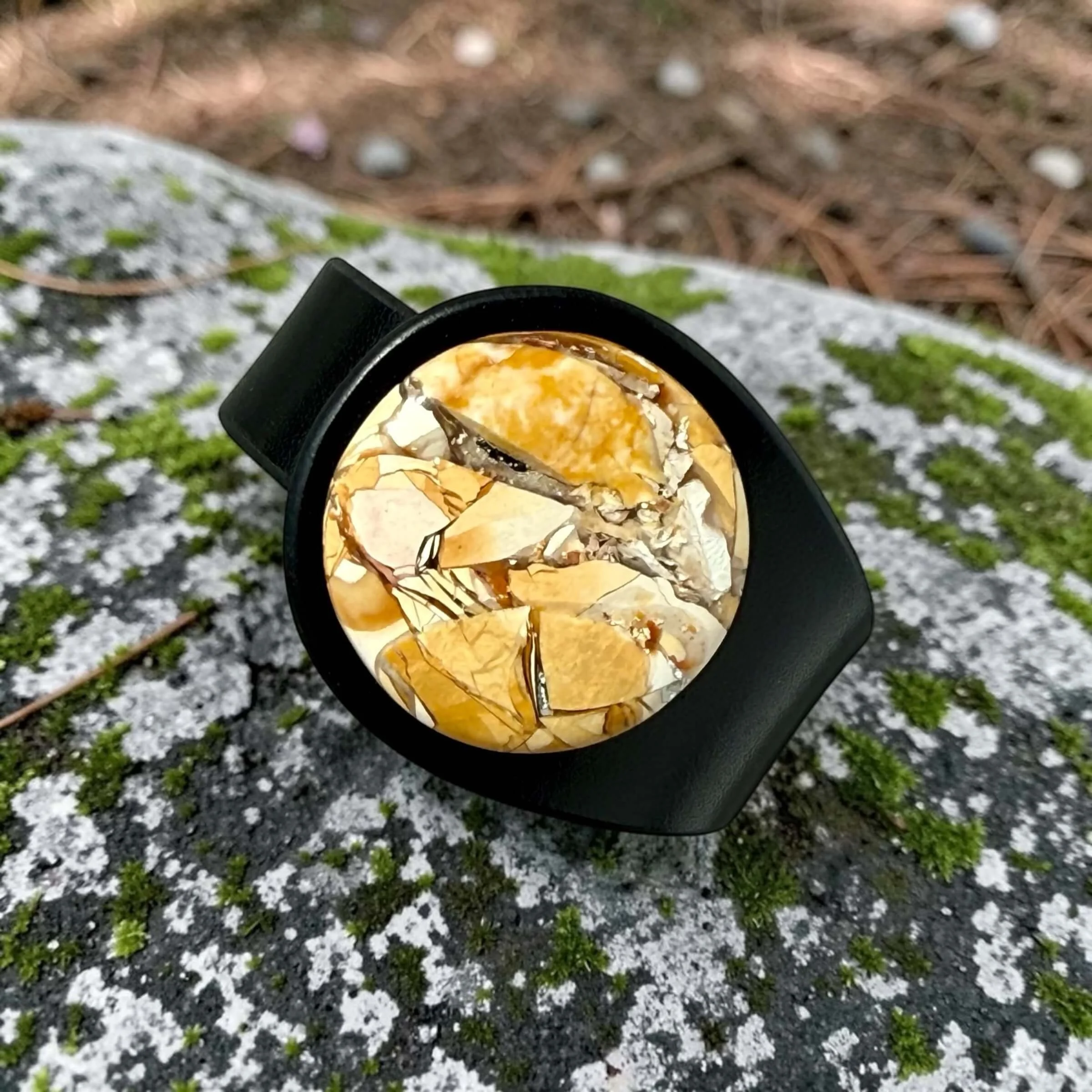 yellow-brecciated-jasper-leather-bracelet-from-above-1-gemstone.JPG
