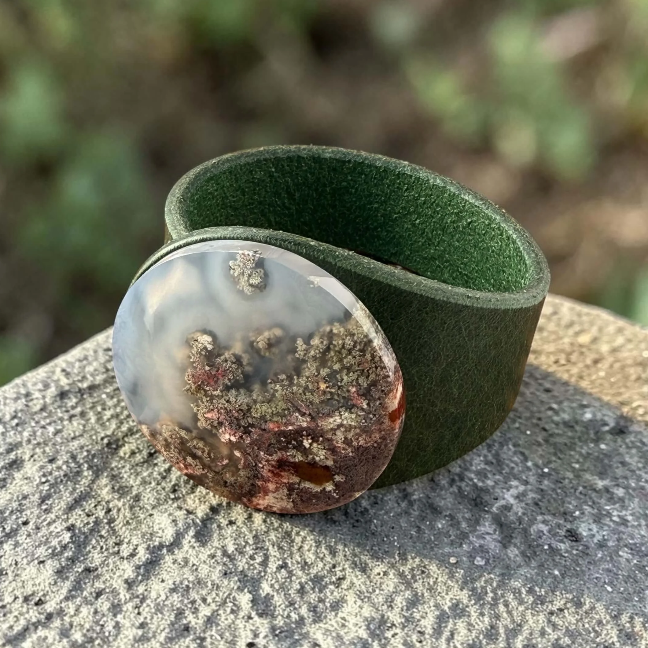 natural-scenic-moss-agate-green-leather-bracelet-side-view.png