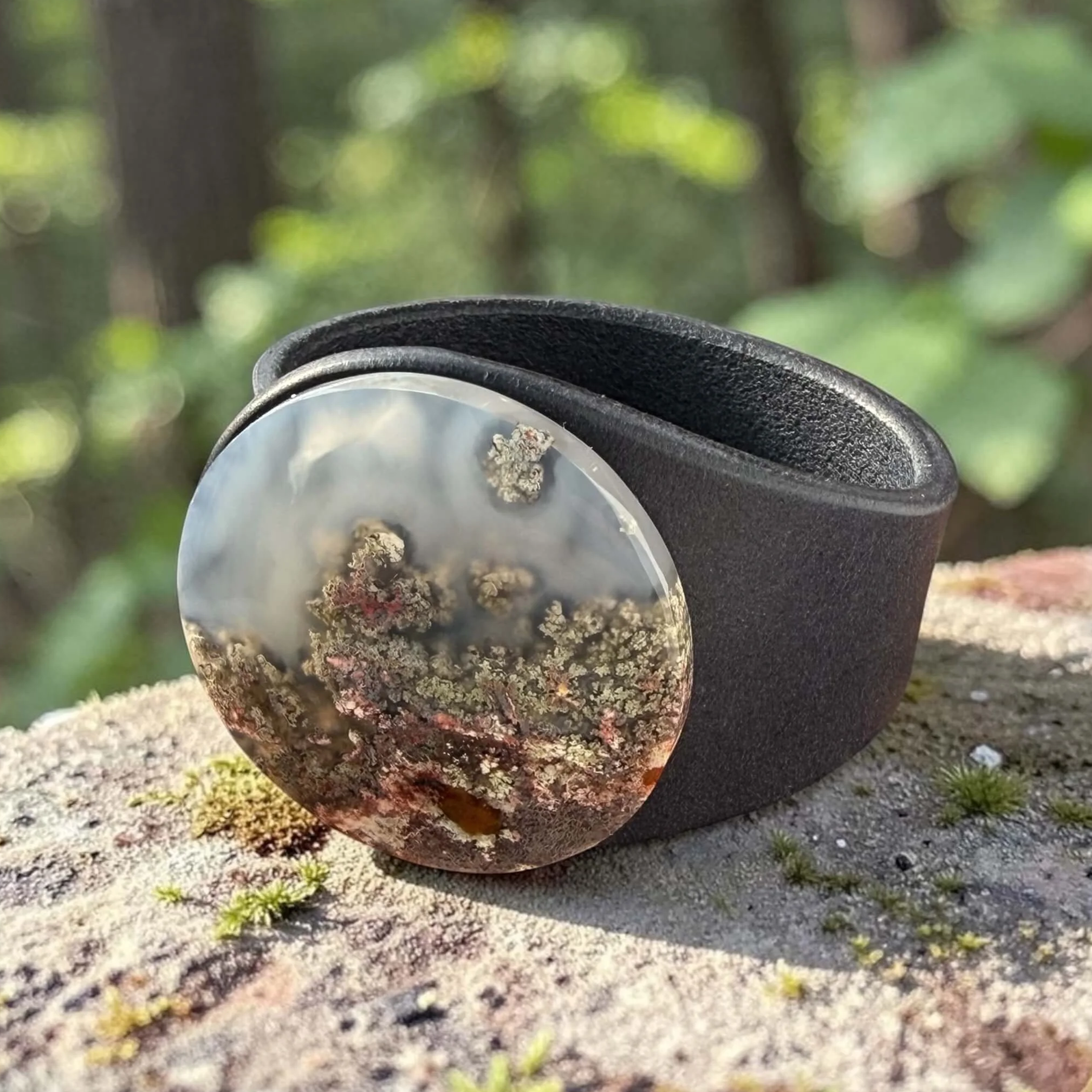natural-scenic-moss-agate-black-leather-bracelet-side.png