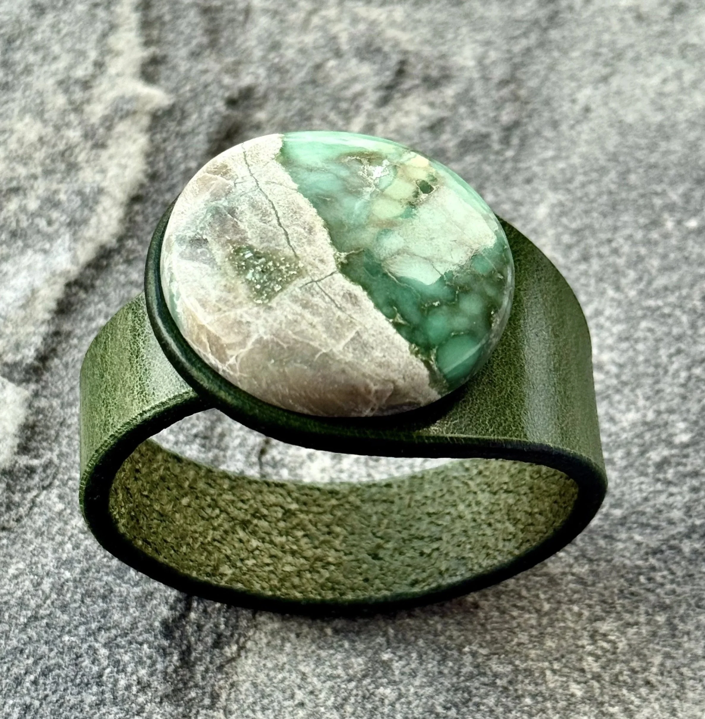 handcrafted-leather-bracelet-variscite-hero.jpg