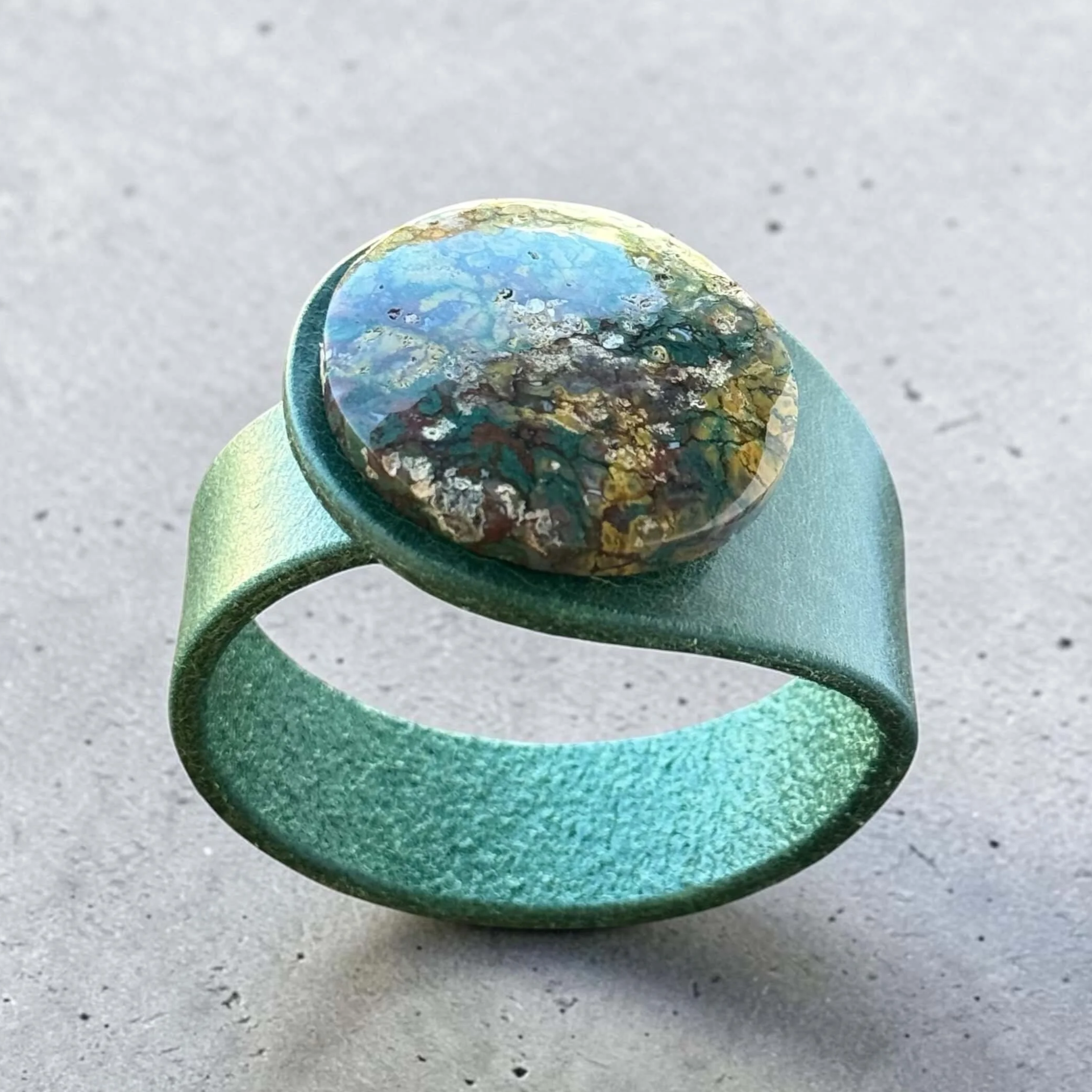 natural-indonesian-plume-agate-green-leather-bracelet-front.png