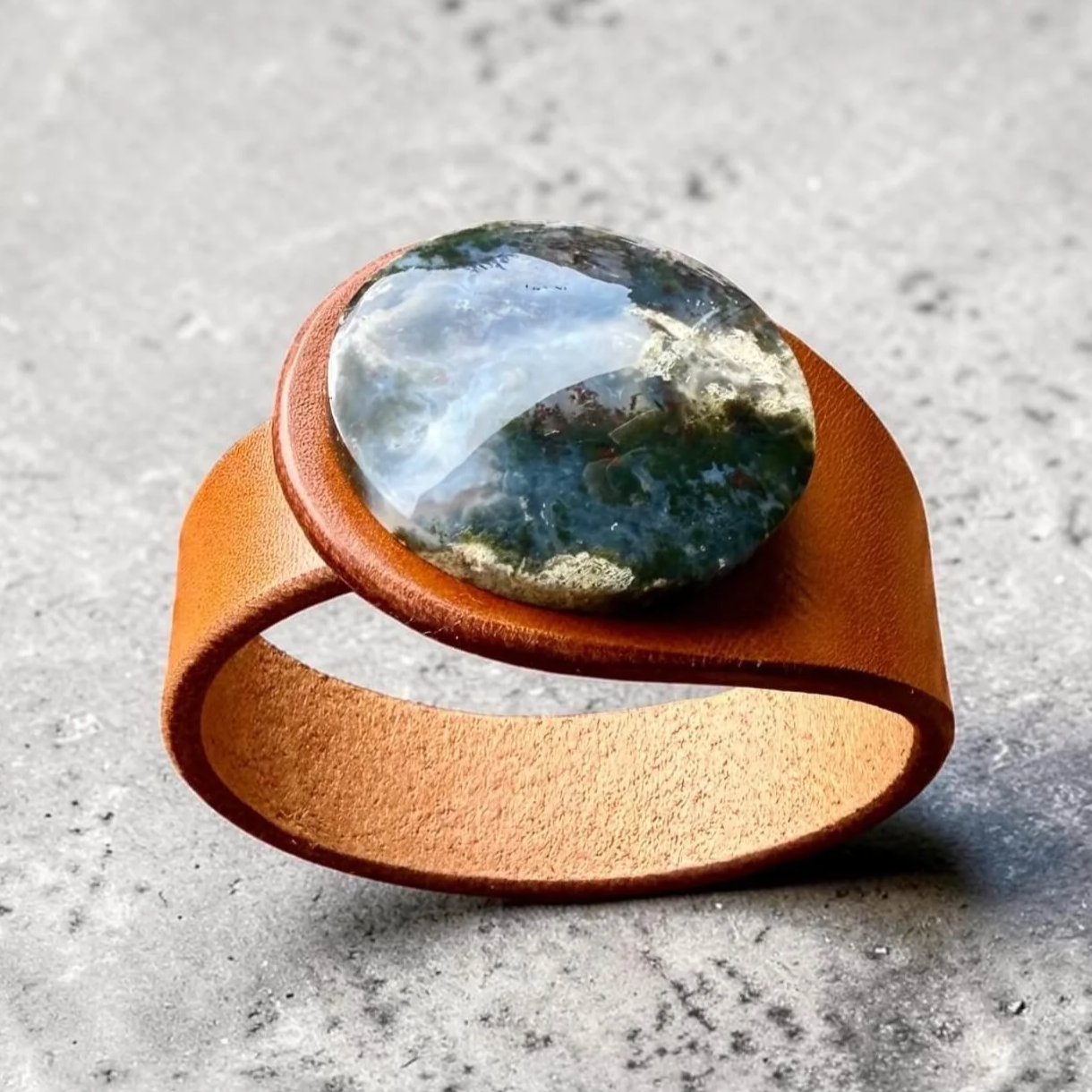 Scenic-moss-agate-mustard-leather-bracelet-front.png