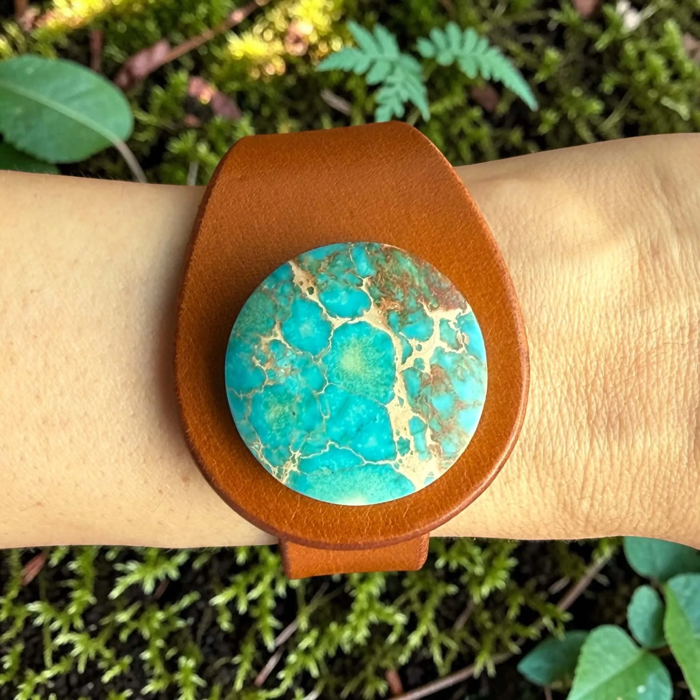 sea-sediment-jasper-tan-leather-bracelet-on-wrist.JPG