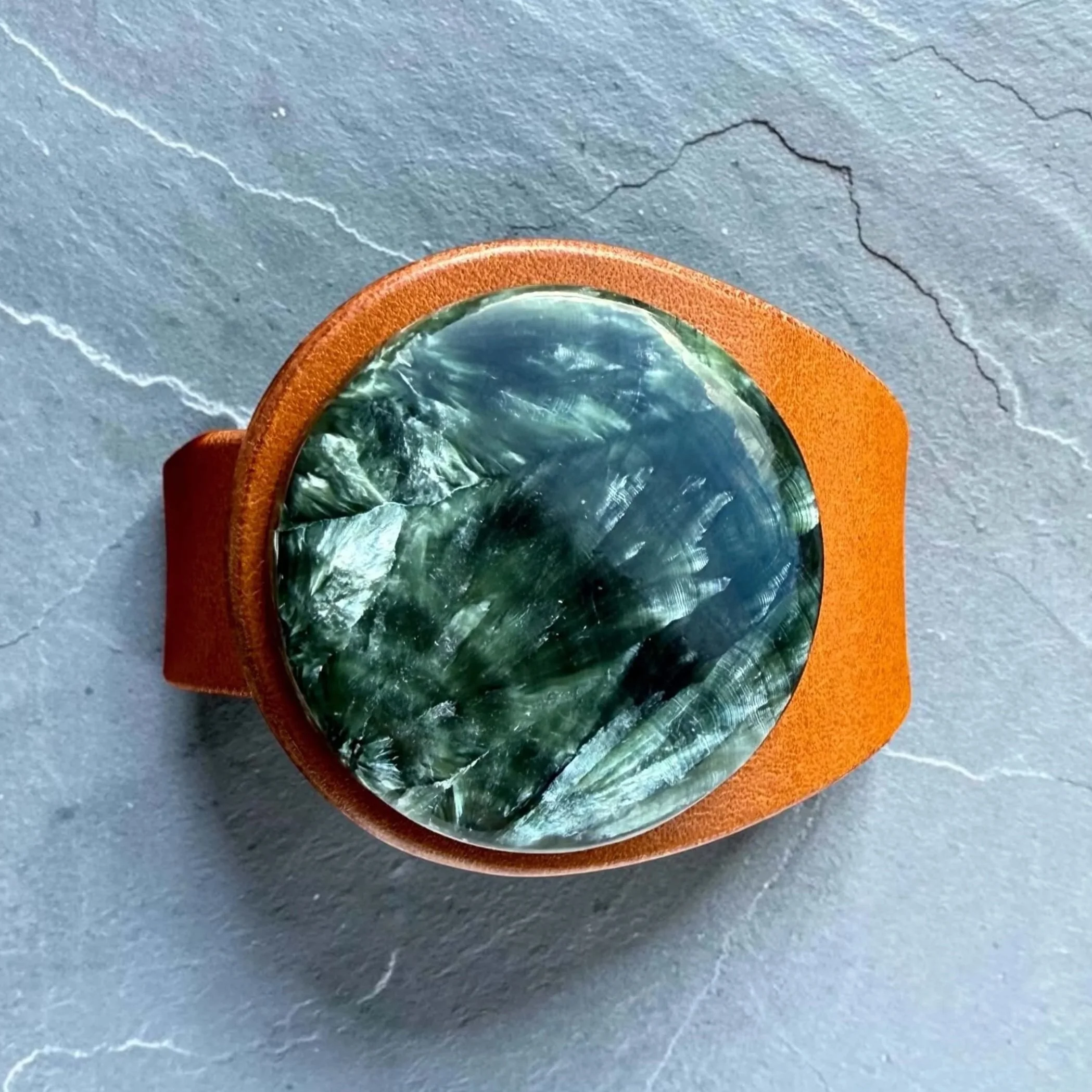 natural-seraphinite-tan-leather-bracelet-front.jpg