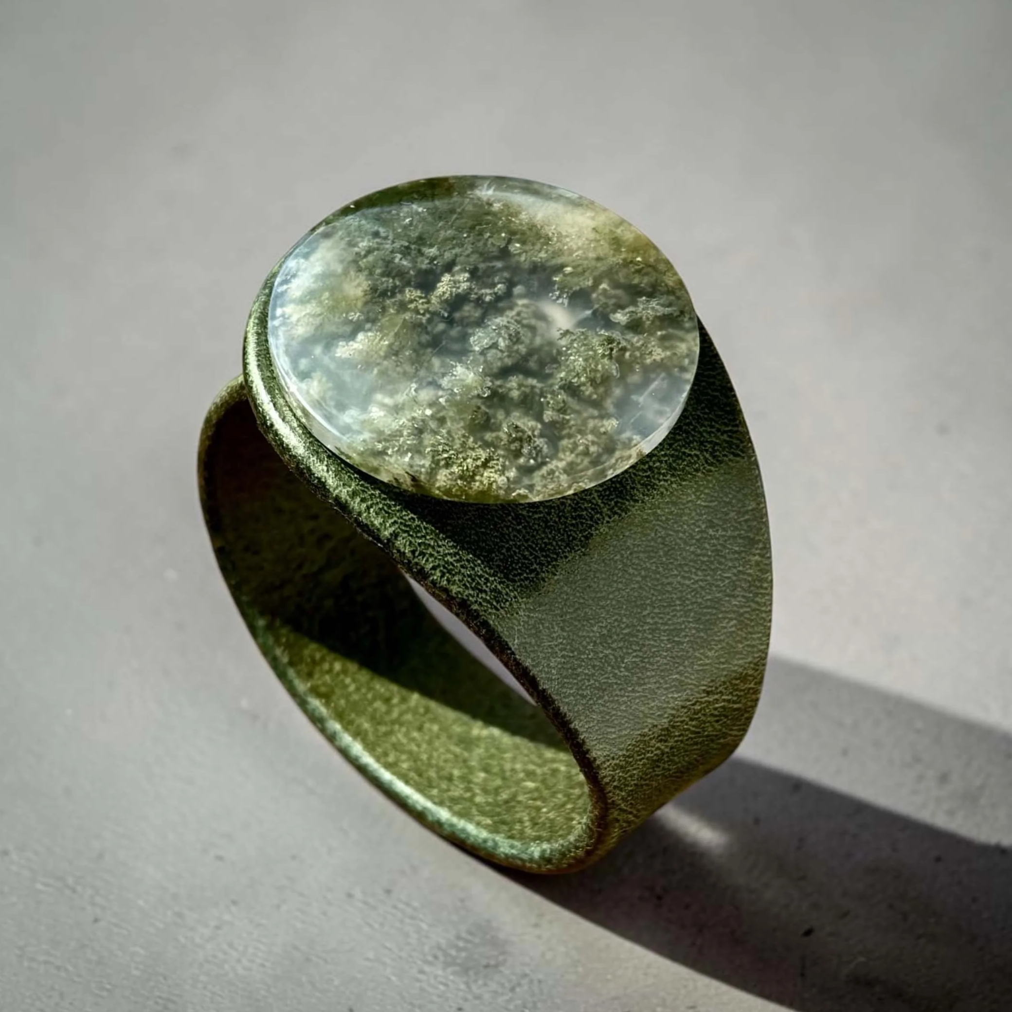 Scenic-moss-agate-green-leather-bracelet.png