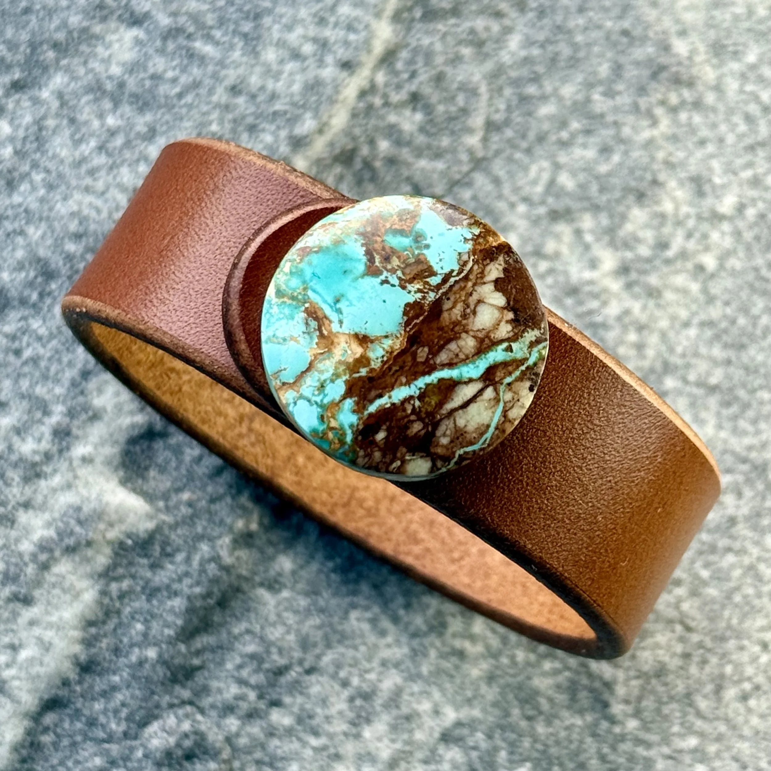natural-royston-turquoise-brown-leather-bracelet-view-from-above.jpeg