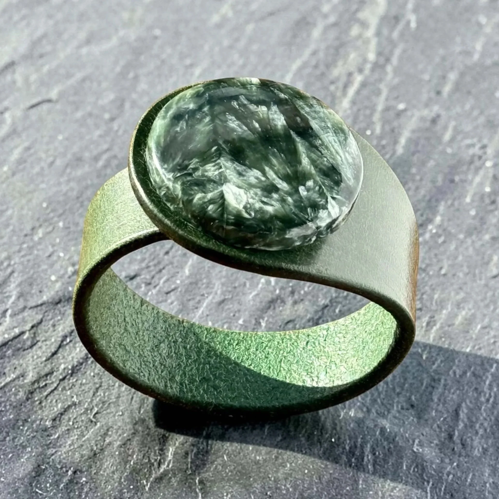 natural-seraphinite-green-leather-bracelet.jpg