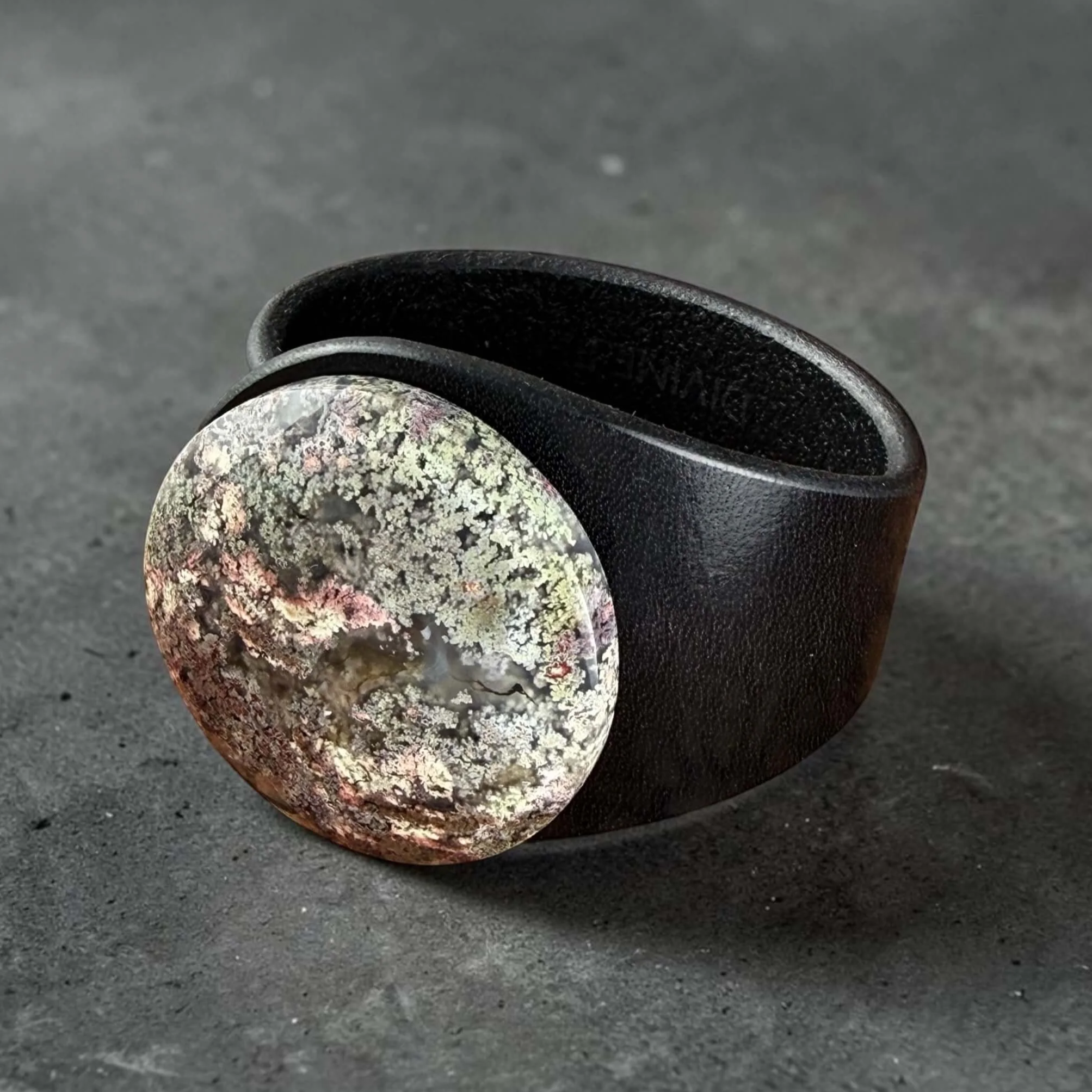 natural-scenic-moss-agate-black-leather-bracelet-side.png