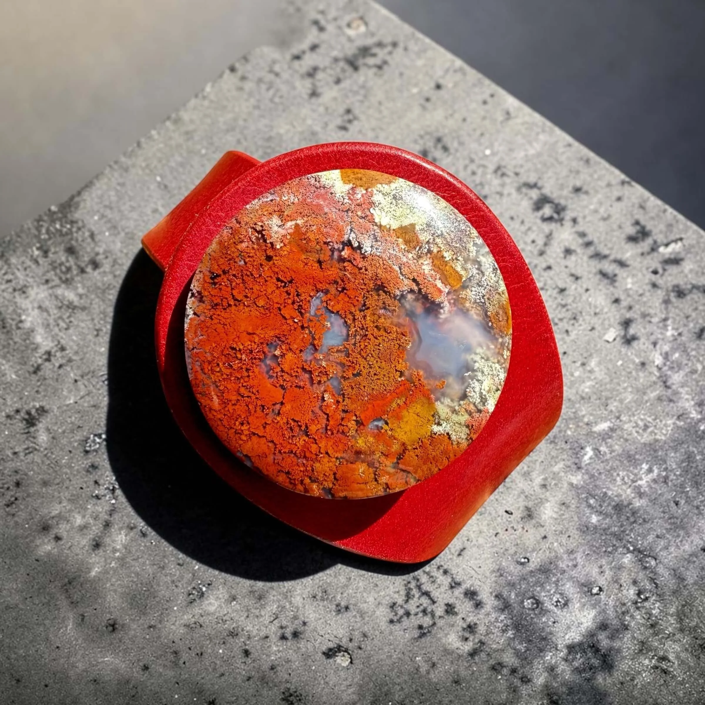 natural-scenic-moss-agate-red-leather-bracelet-from-above-.JPG