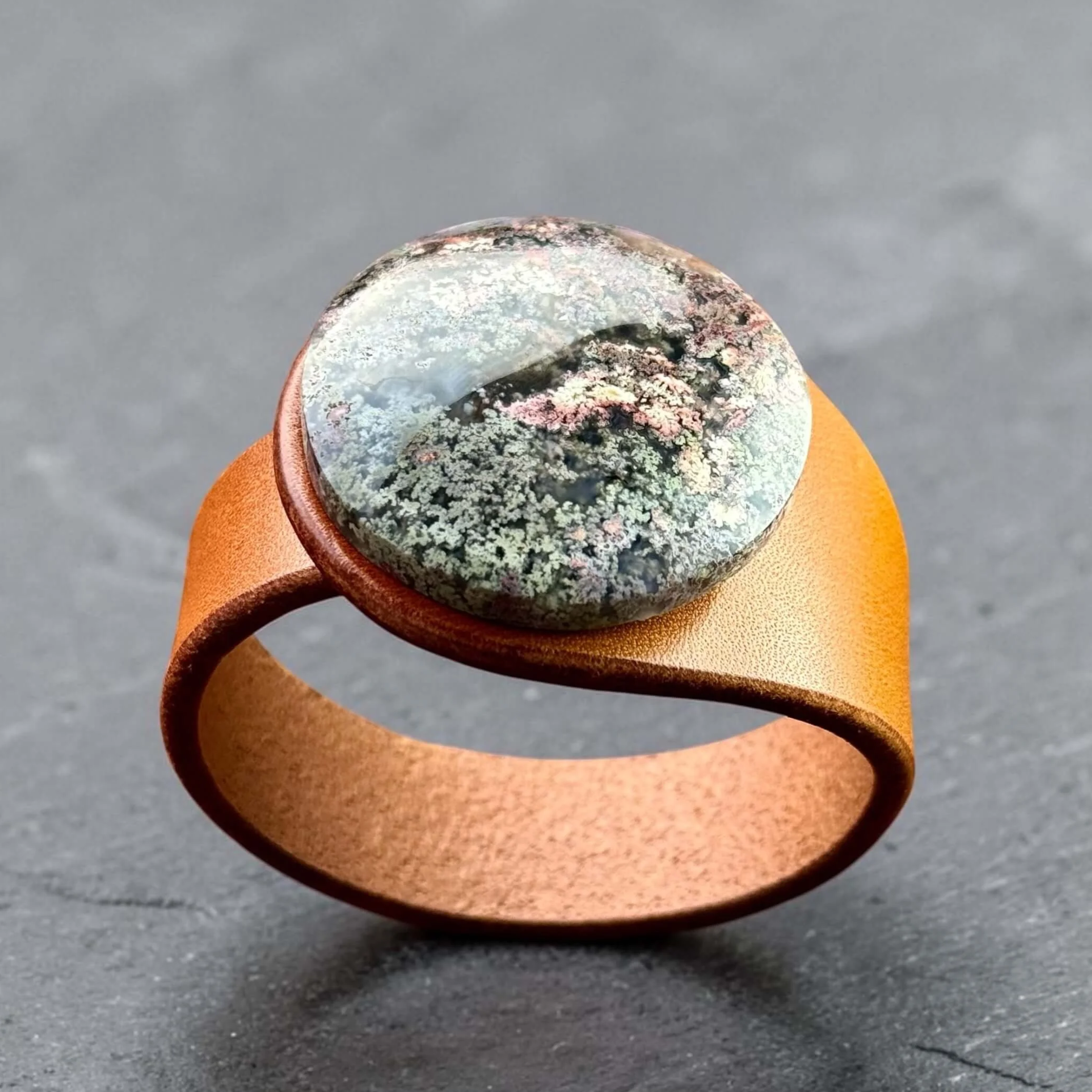 natural-scenic-moss-agate-tan-leather-bracelet-front.png