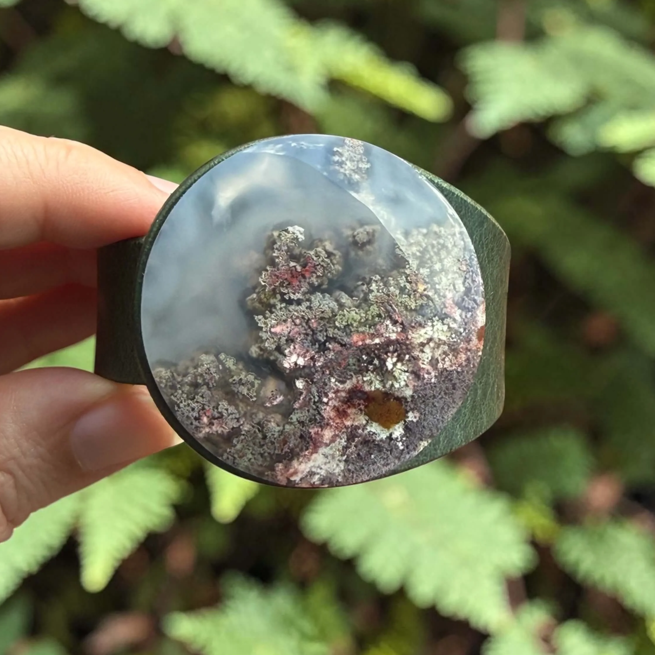 natural-scenic-moss-agate-green-leather-bracelet-front-view.png