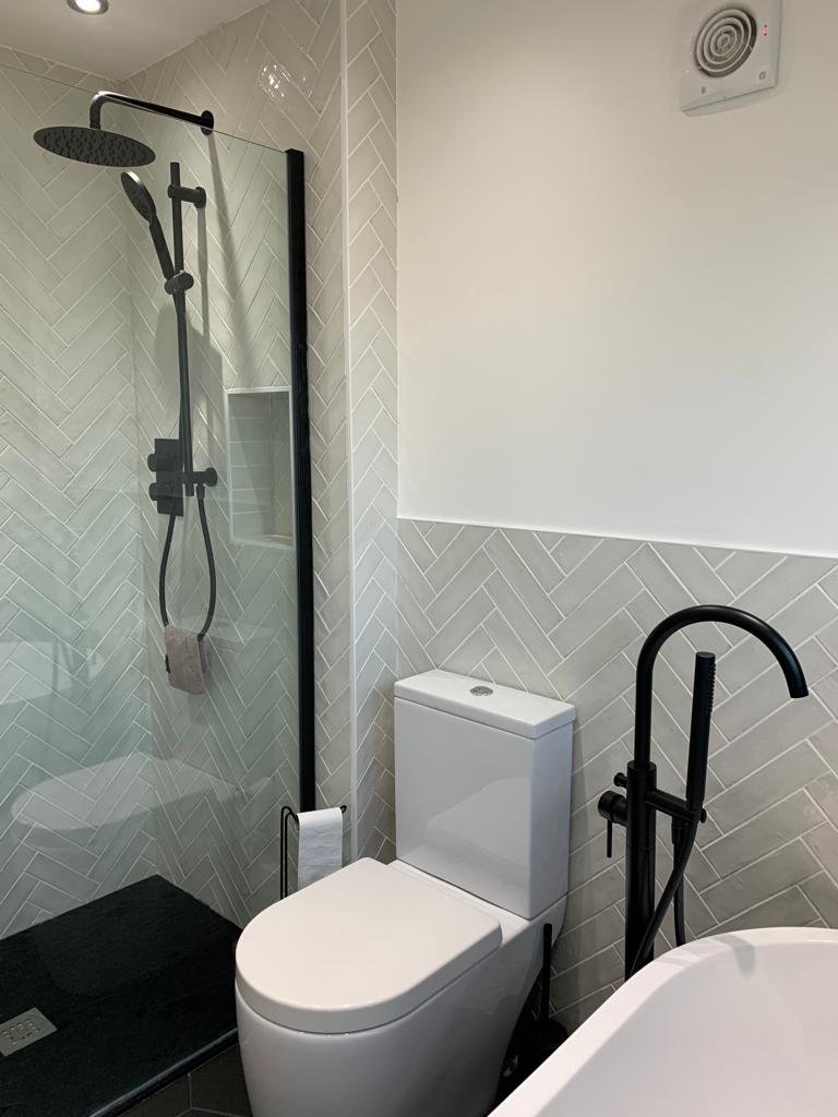 Hampshire tiling services - residential tiler available in Hampshire