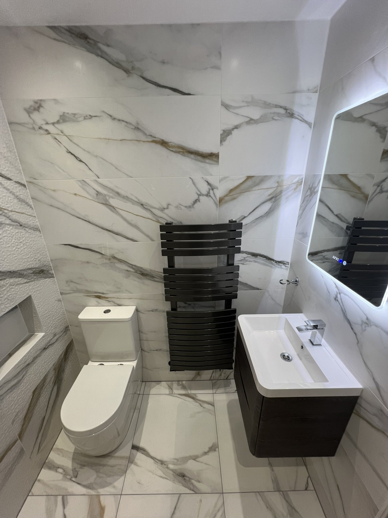 commercial tiler available in Surrey