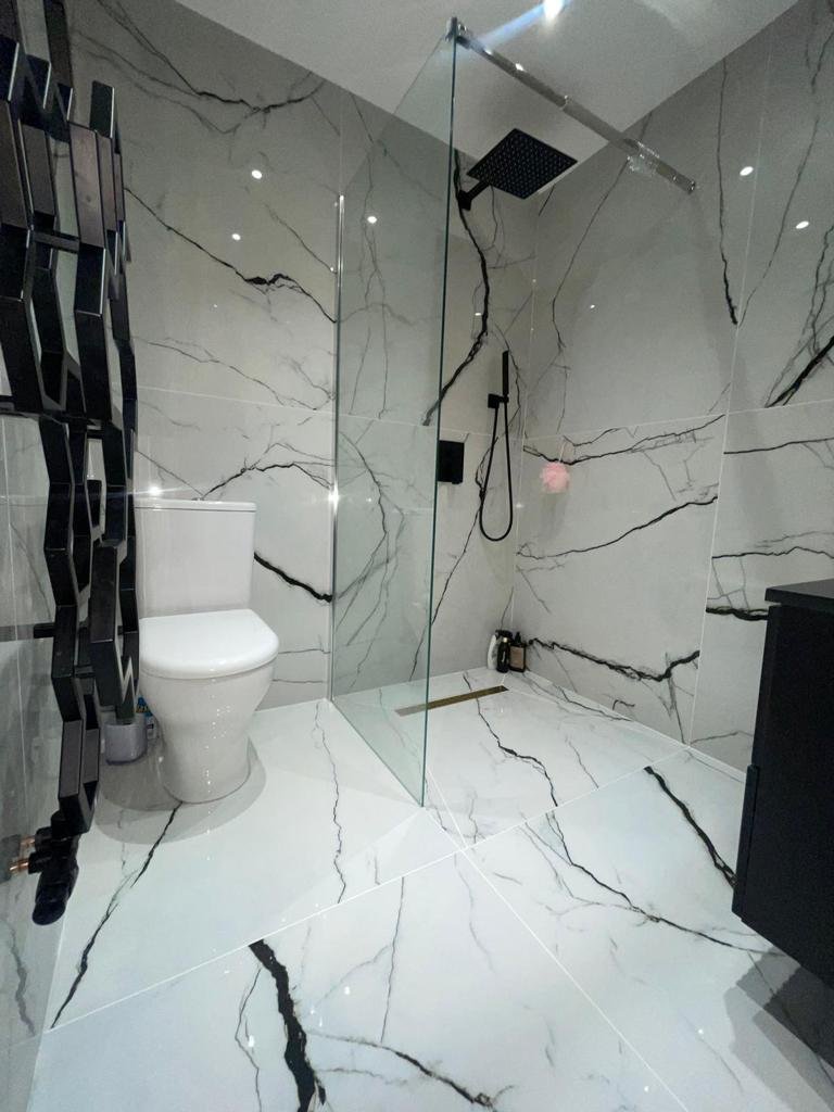 monochrome bathroom inspiration - bathroom refit and renovation
