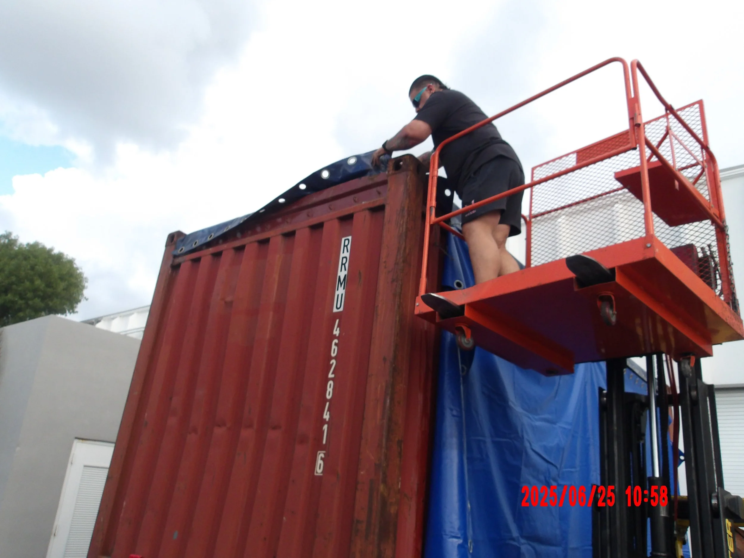 055371 Re-Tarp 20' Container (27).JPG