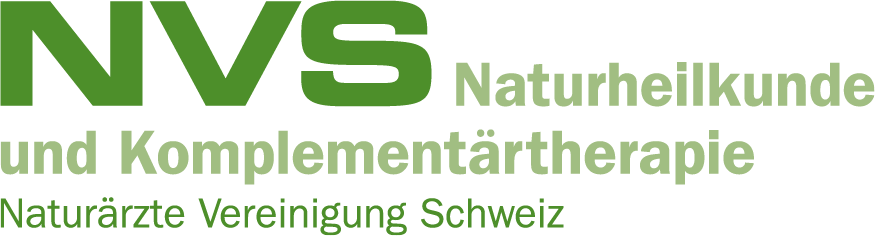 Logo der Naturheilkundlichen Vereinigung Schweiz mit Bezeichnungen 'NVS', 'Naturheilkunde und Komplementärmedizin', 'Naturärzte Vereinigung Schweiz' in grüner Schrift auf schwarzem Hintergrund.