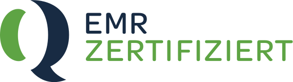 Logo mit den Worten "EMR ZERTIFIZIERT" und einem grünen und blauen Design.
