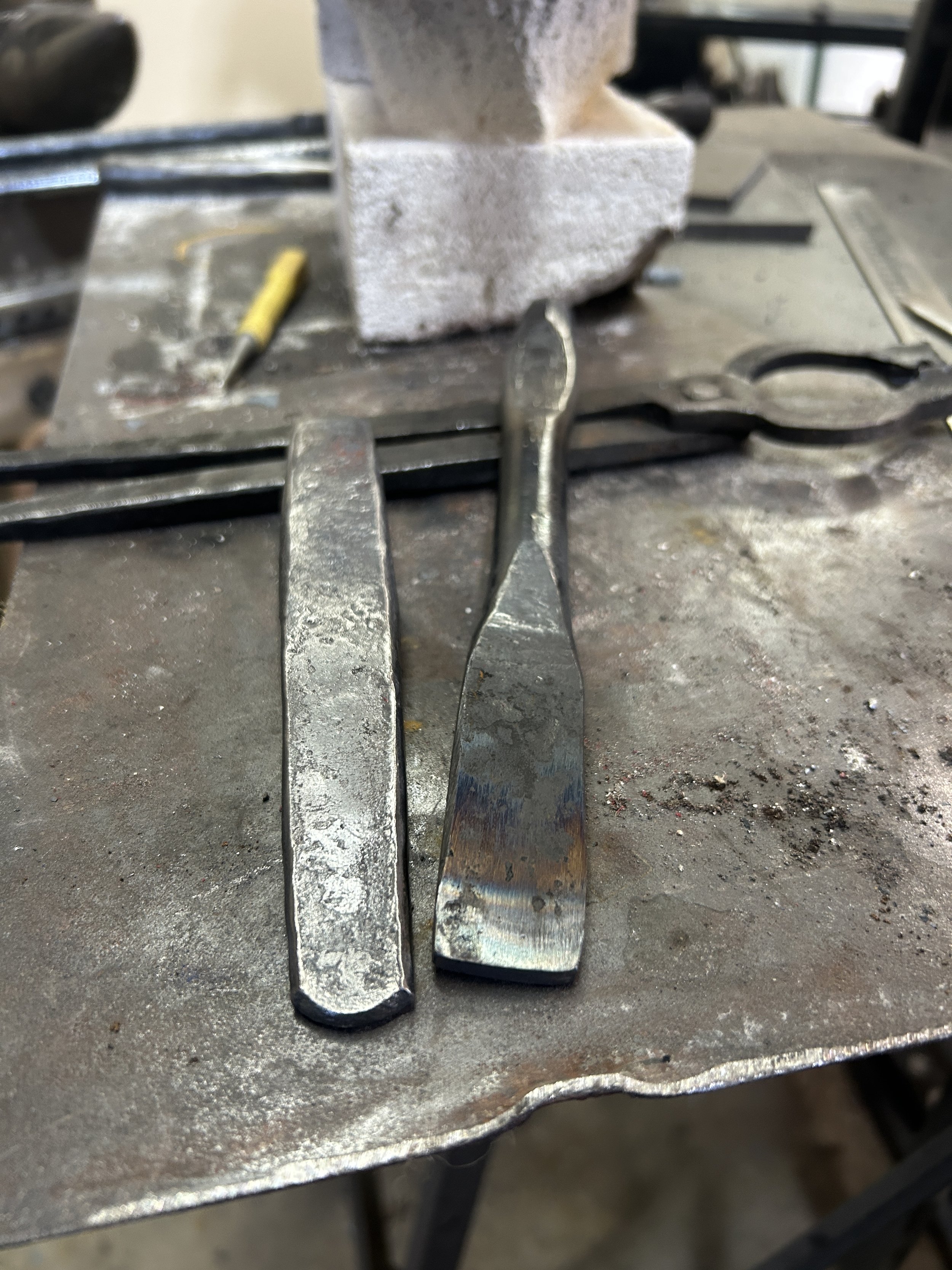 Slot punch with accompanying drift