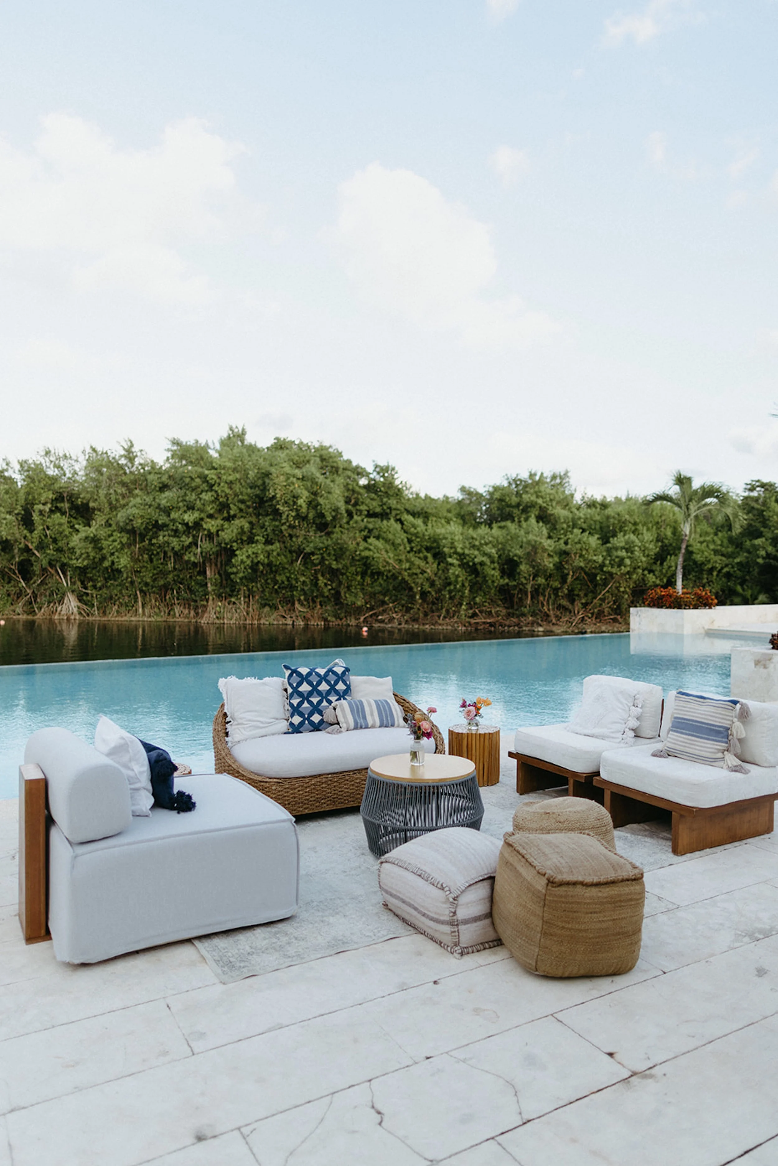 fairmont-mayakoba-jessica-justin-cocktail-hour1.jpg