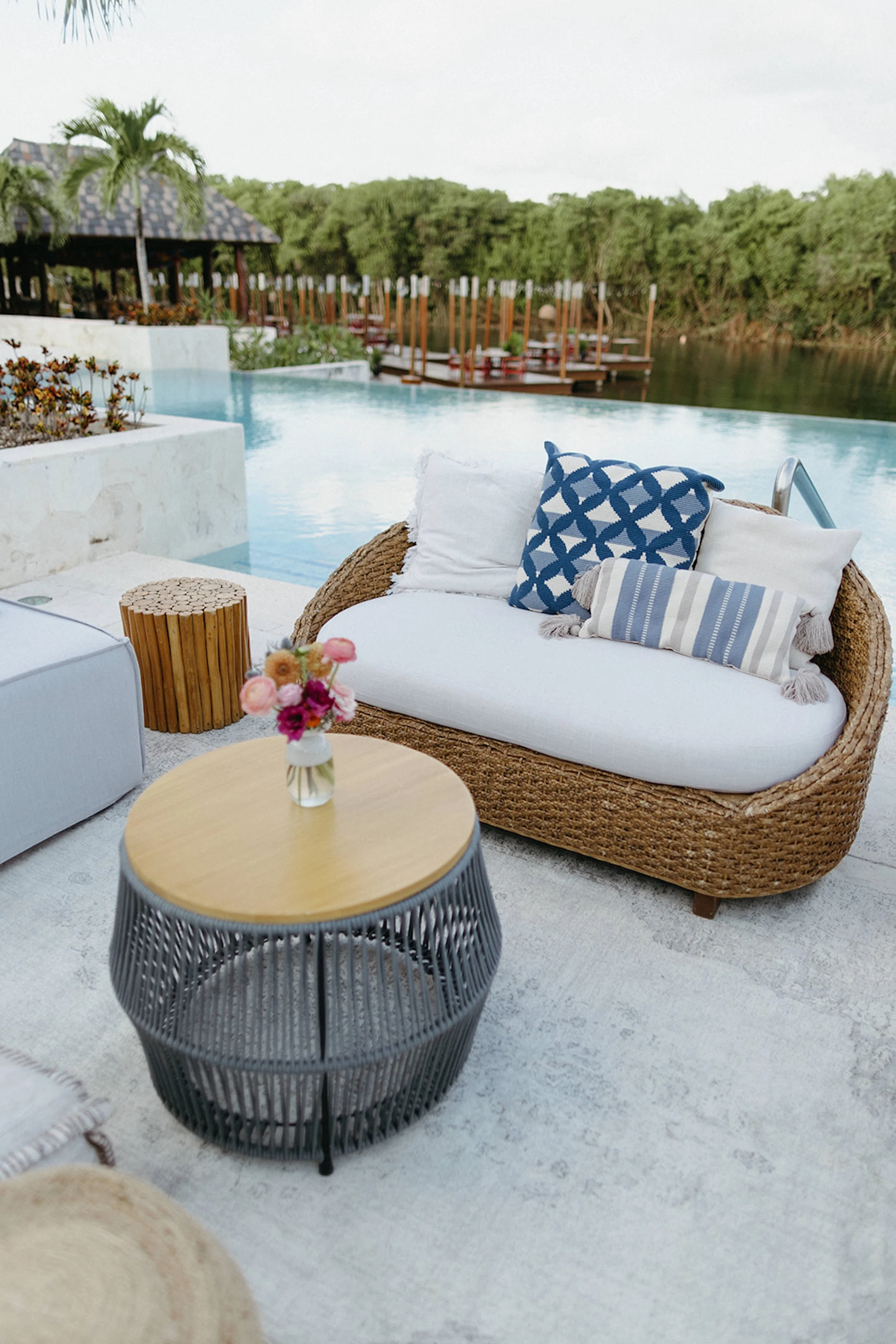 fairmont-mayakoba-jessica-justin-cocktail-hour3.jpg