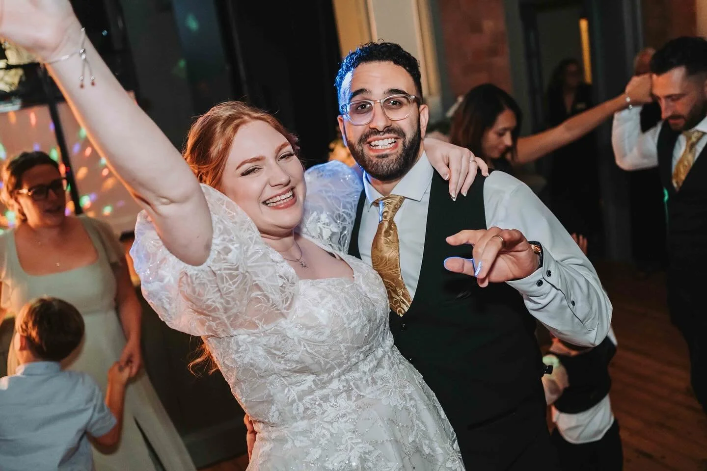 💃Dance Floor Magic💃

One piece of advice I give every couple? Don&rsquo;t wait for the last song of the night to let loose.

Hit that dance floor early. Get your guests hyped. Be the ones leading the charge instead of hanging back.

Those are the m
