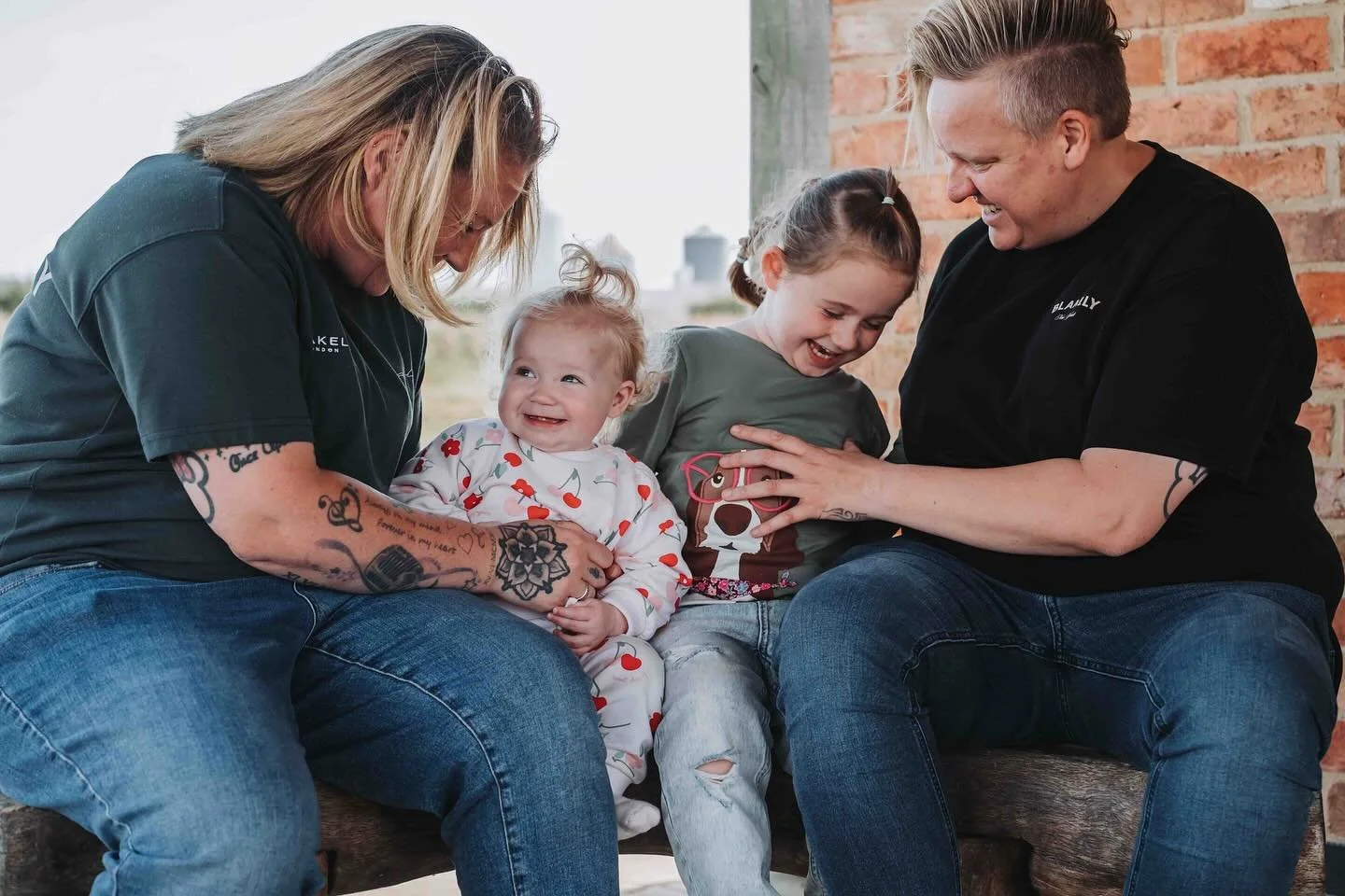 Life isn&rsquo;t all posed smiles ✨

It&rsquo;s the way your kids throw their arms around you. The unplanned giggles.
 The quiet, in&ndash;between moments you don&rsquo;t even realise you&rsquo;ll miss.

That&rsquo;s what a lifestyle shoot is all abo